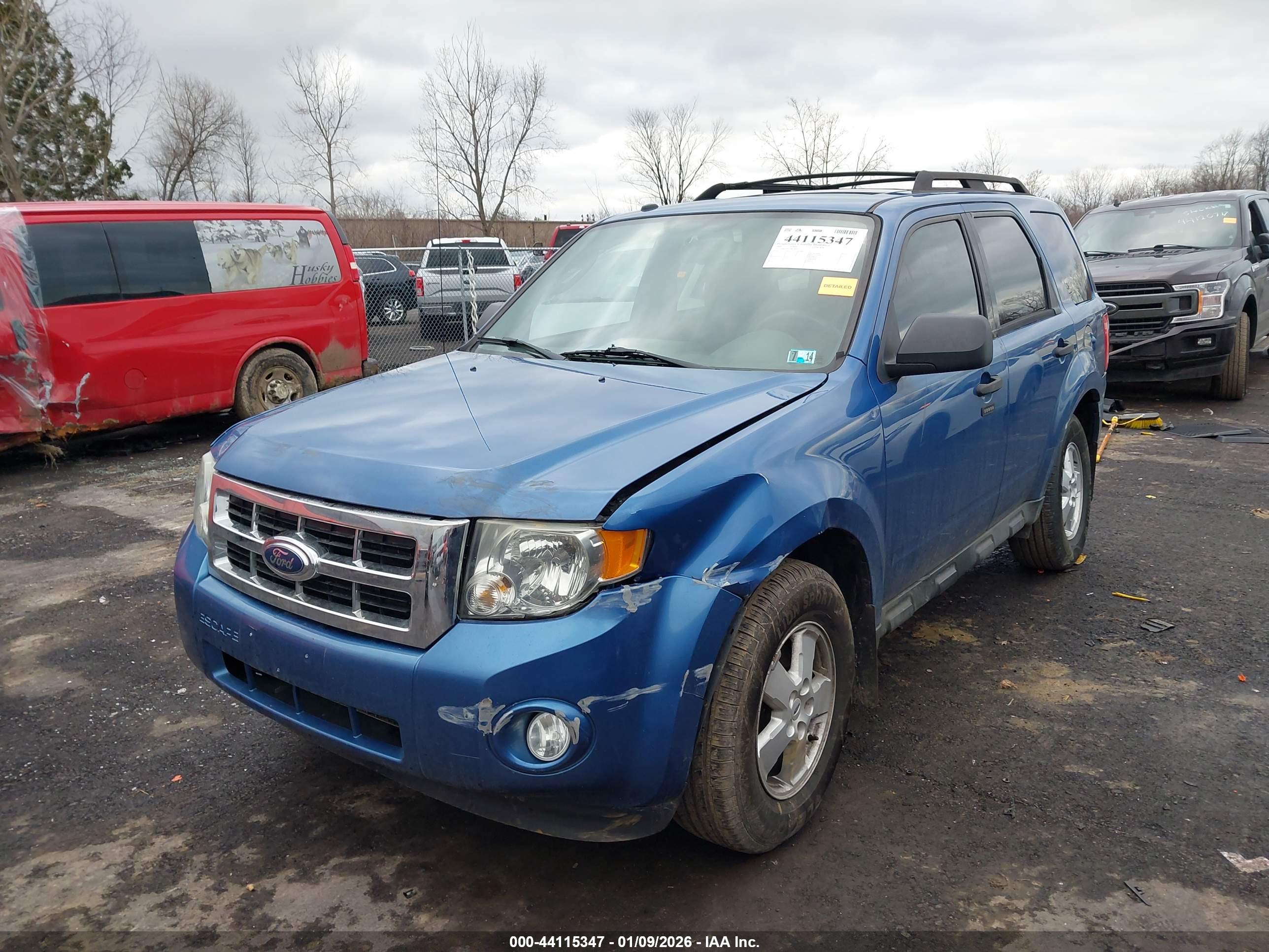 FORD ESCAPE image 2