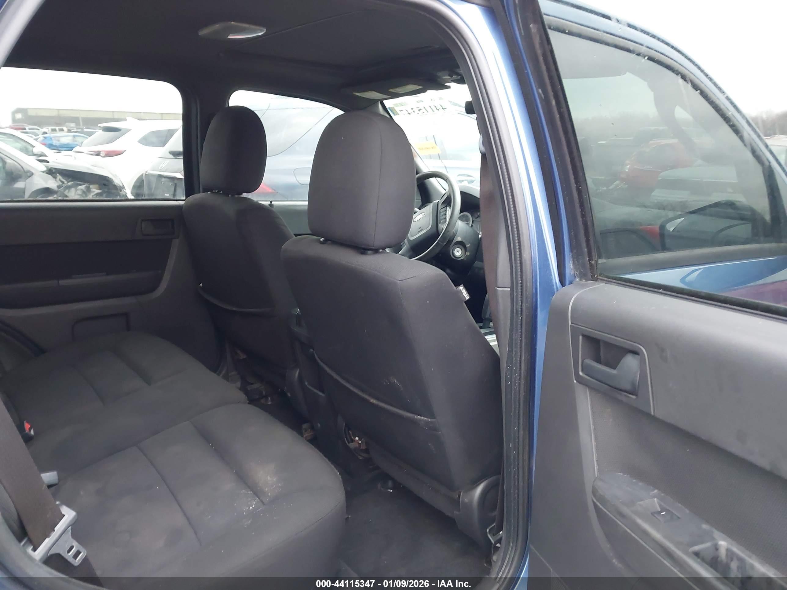 FORD ESCAPE image 8