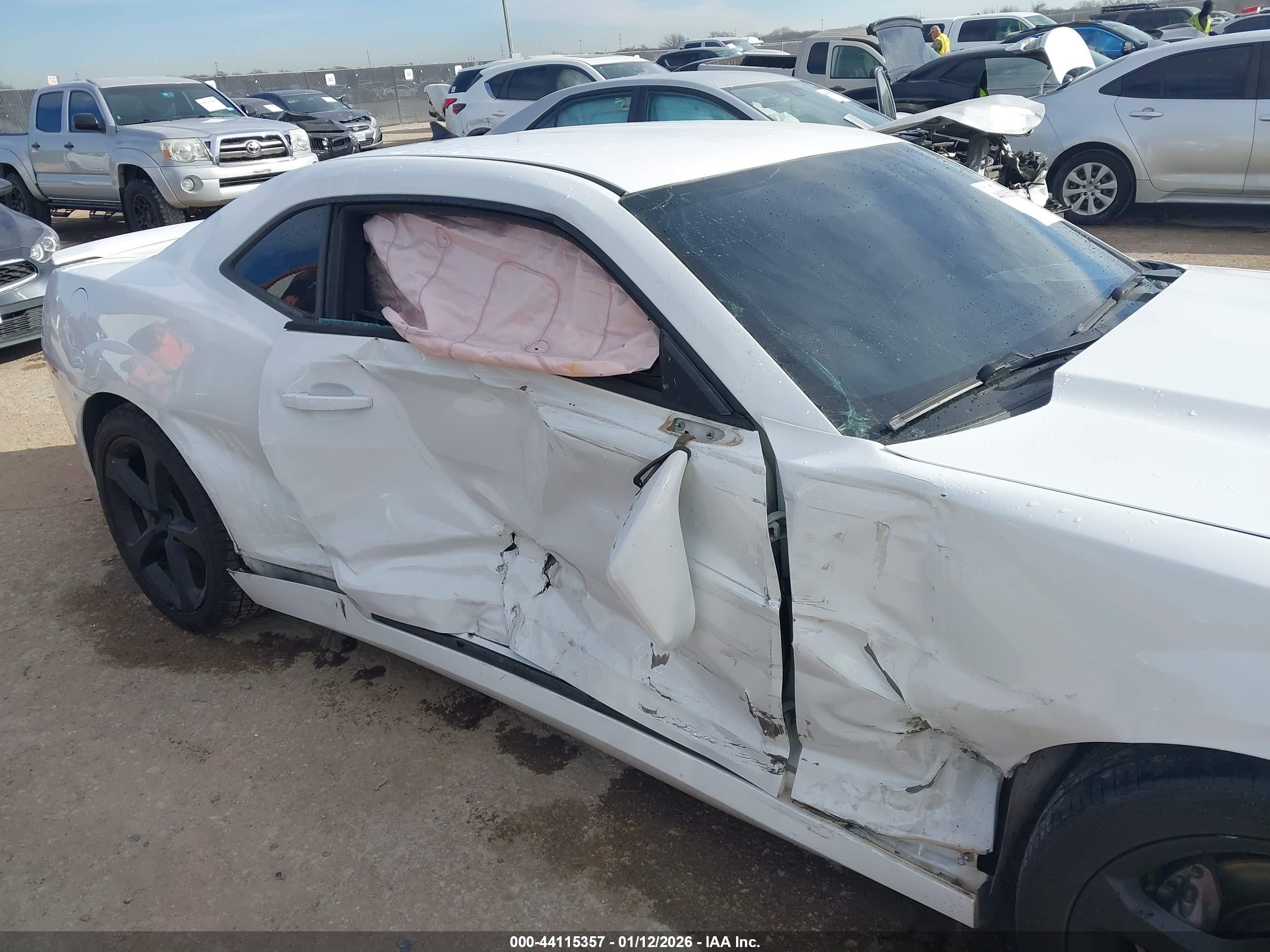 CHEVROLET CAMARO image 6