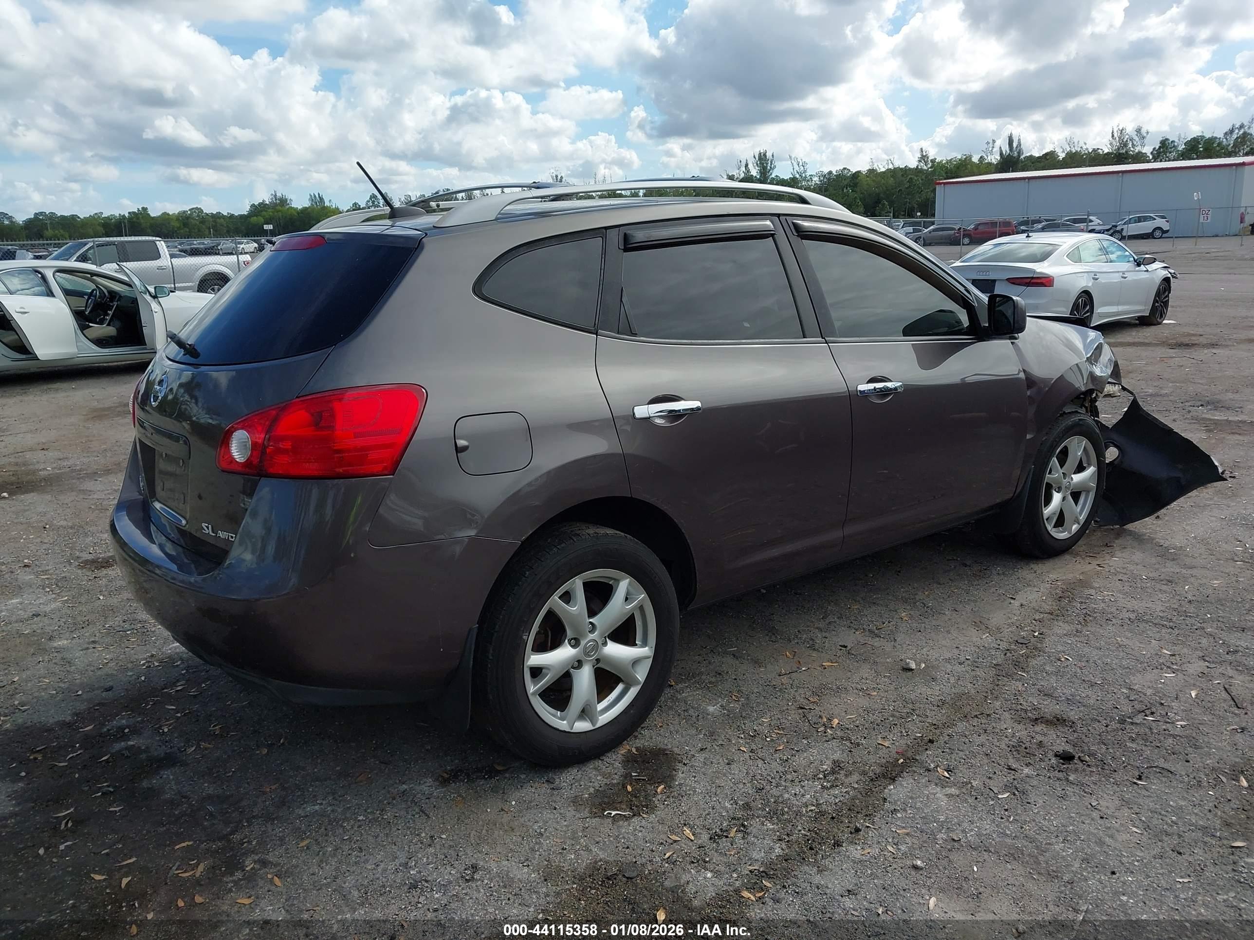 NISSAN ROGUE image 4