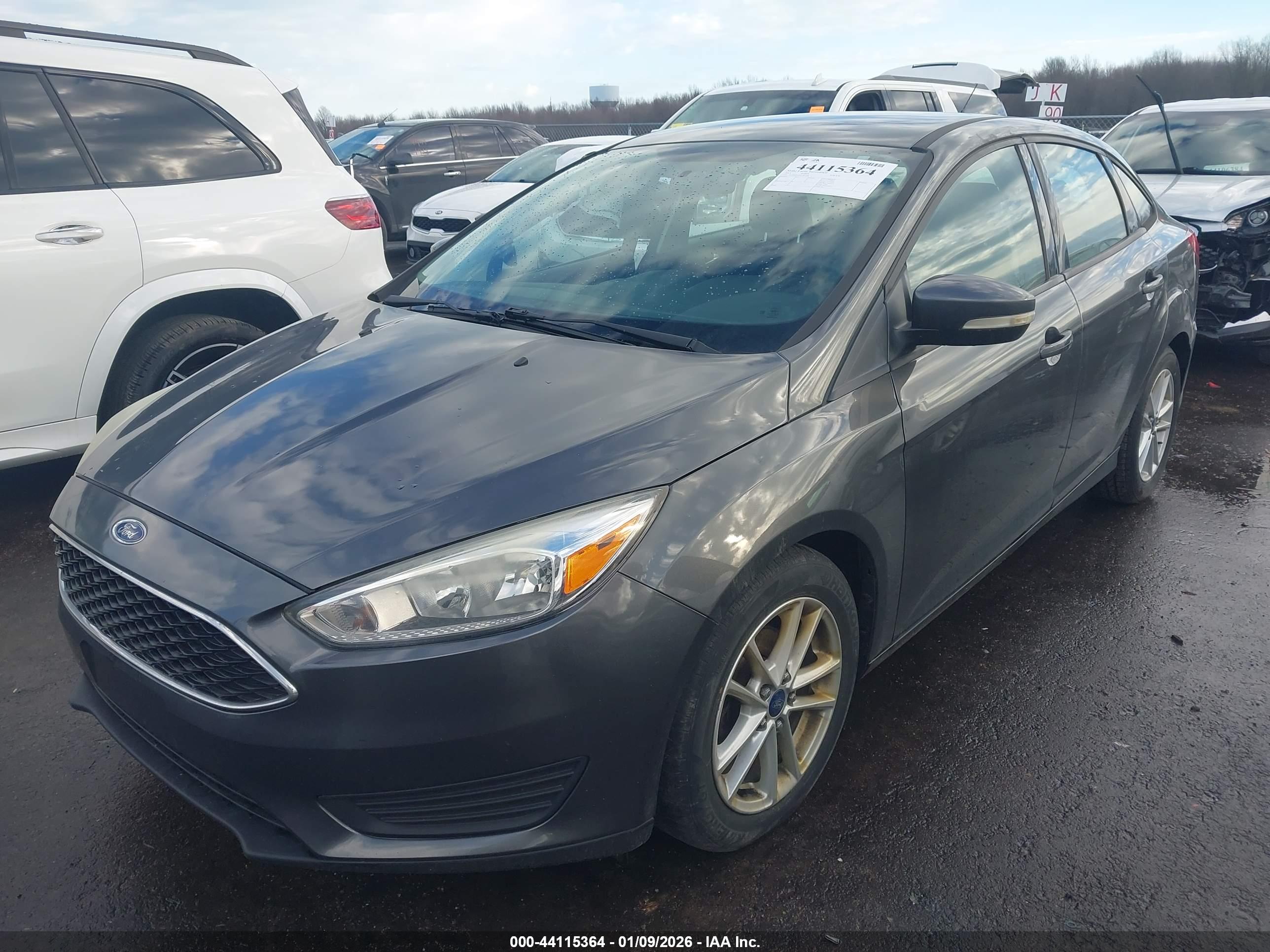 FORD FOCUS image 2
