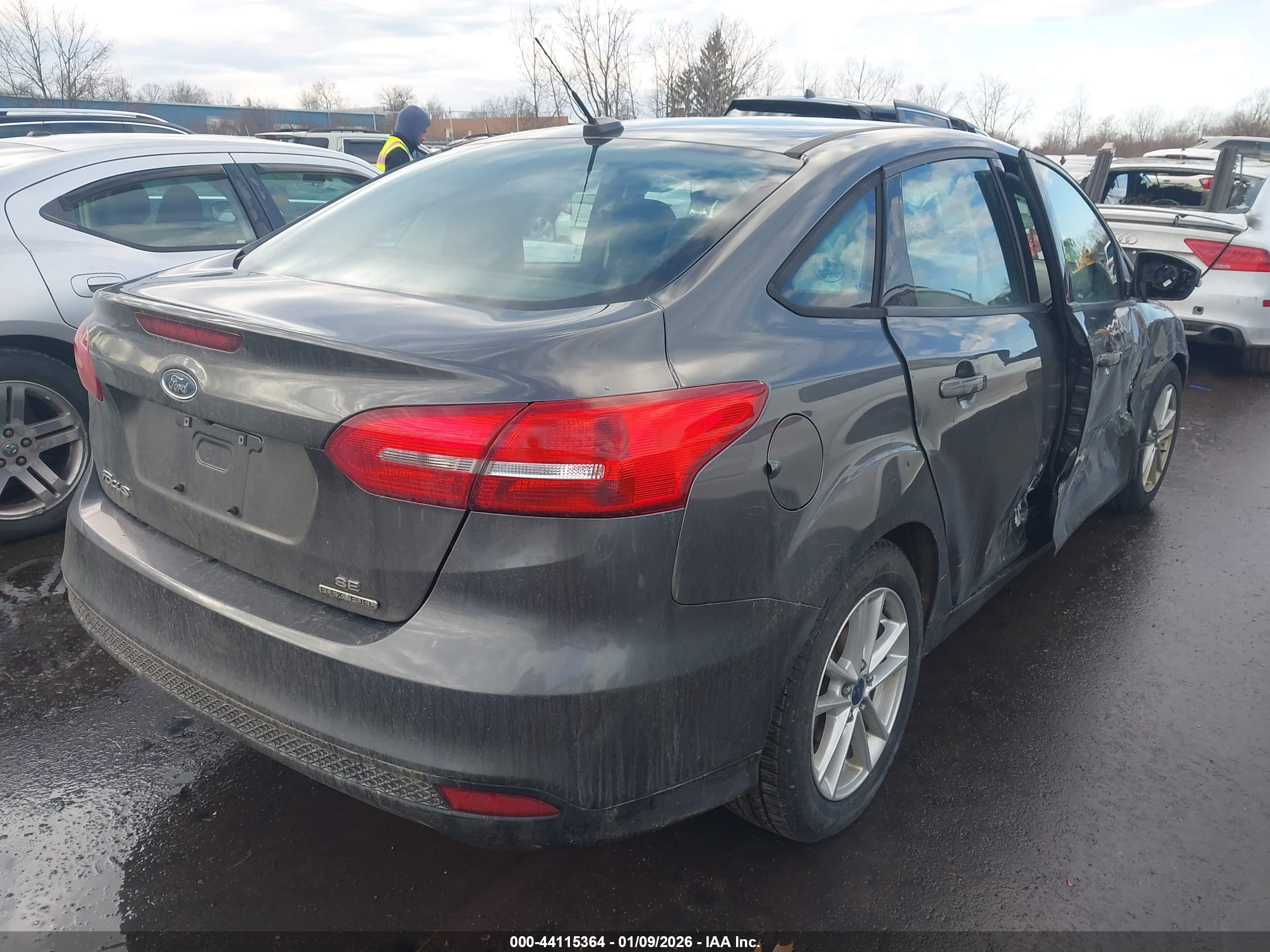 FORD FOCUS image 4
