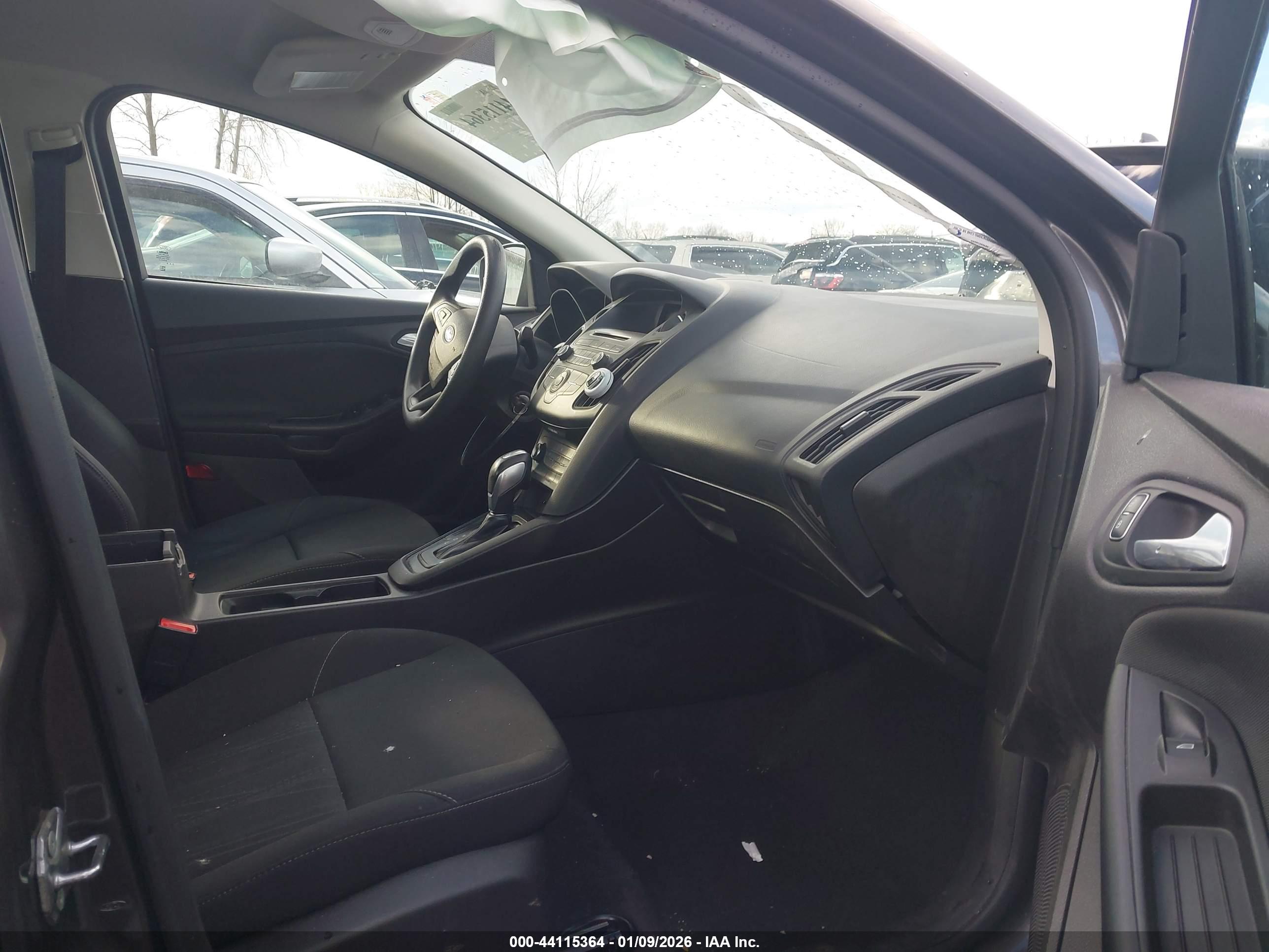 FORD FOCUS image 5