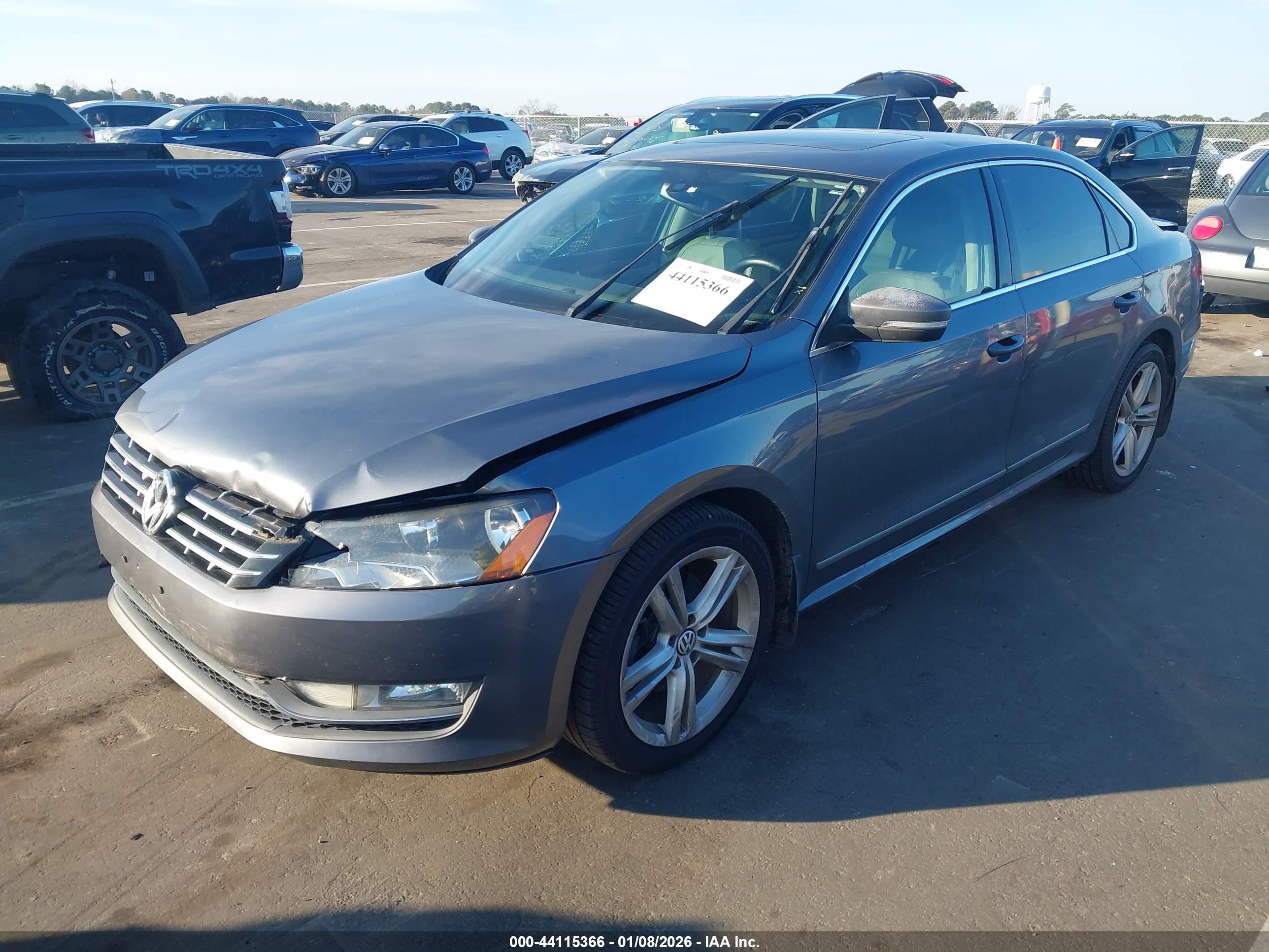 VOLKSWAGEN PASSAT image 2