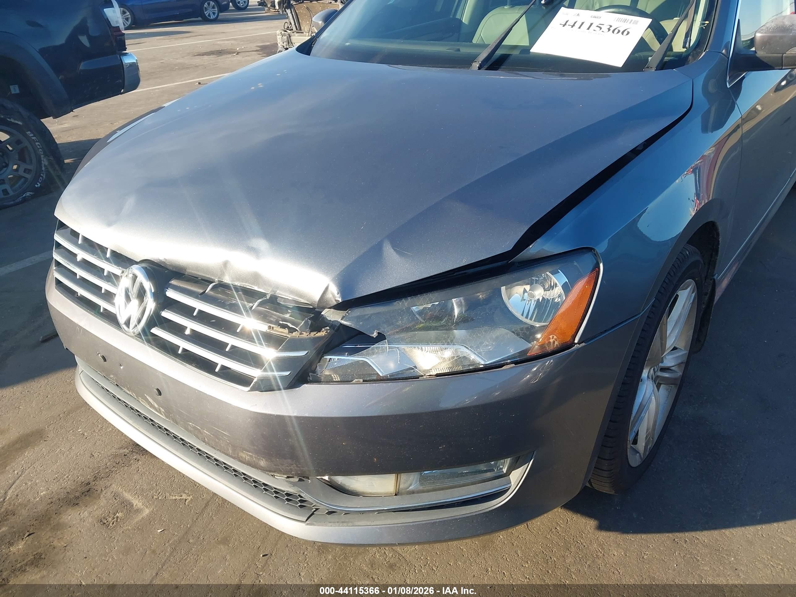 VOLKSWAGEN PASSAT image 6