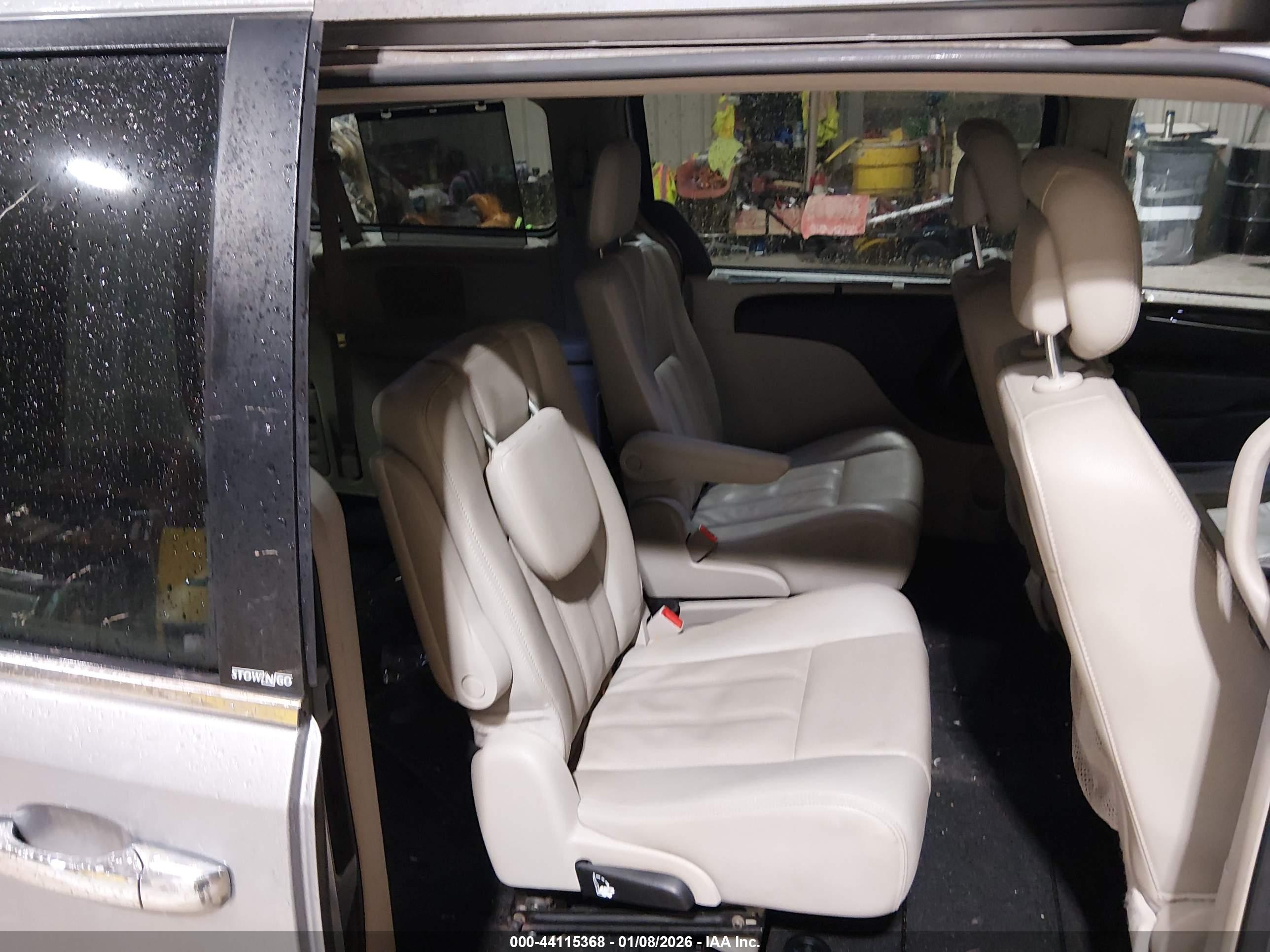 CHRYSLER TOWN image 8