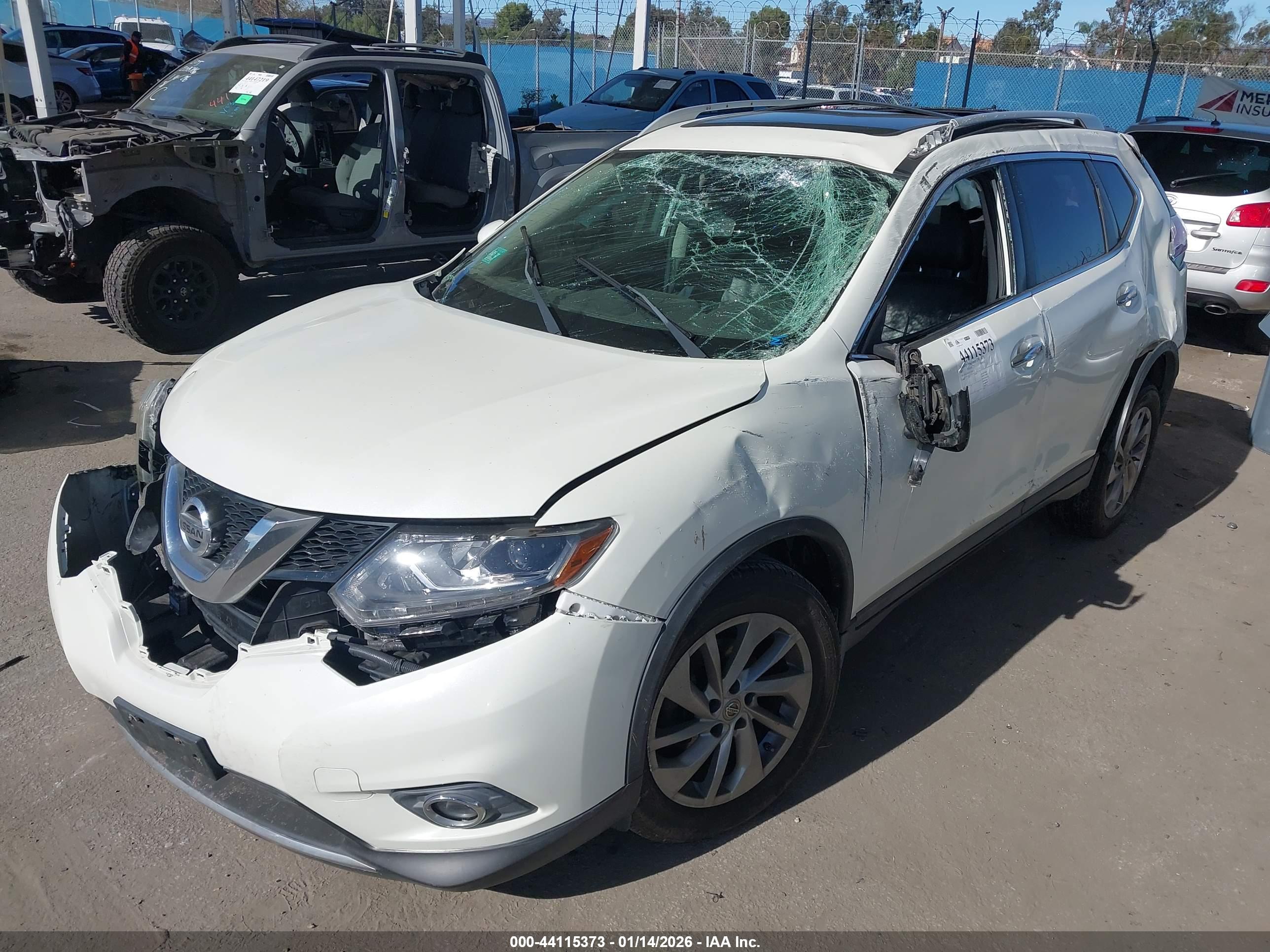 NISSAN ROGUE image 2