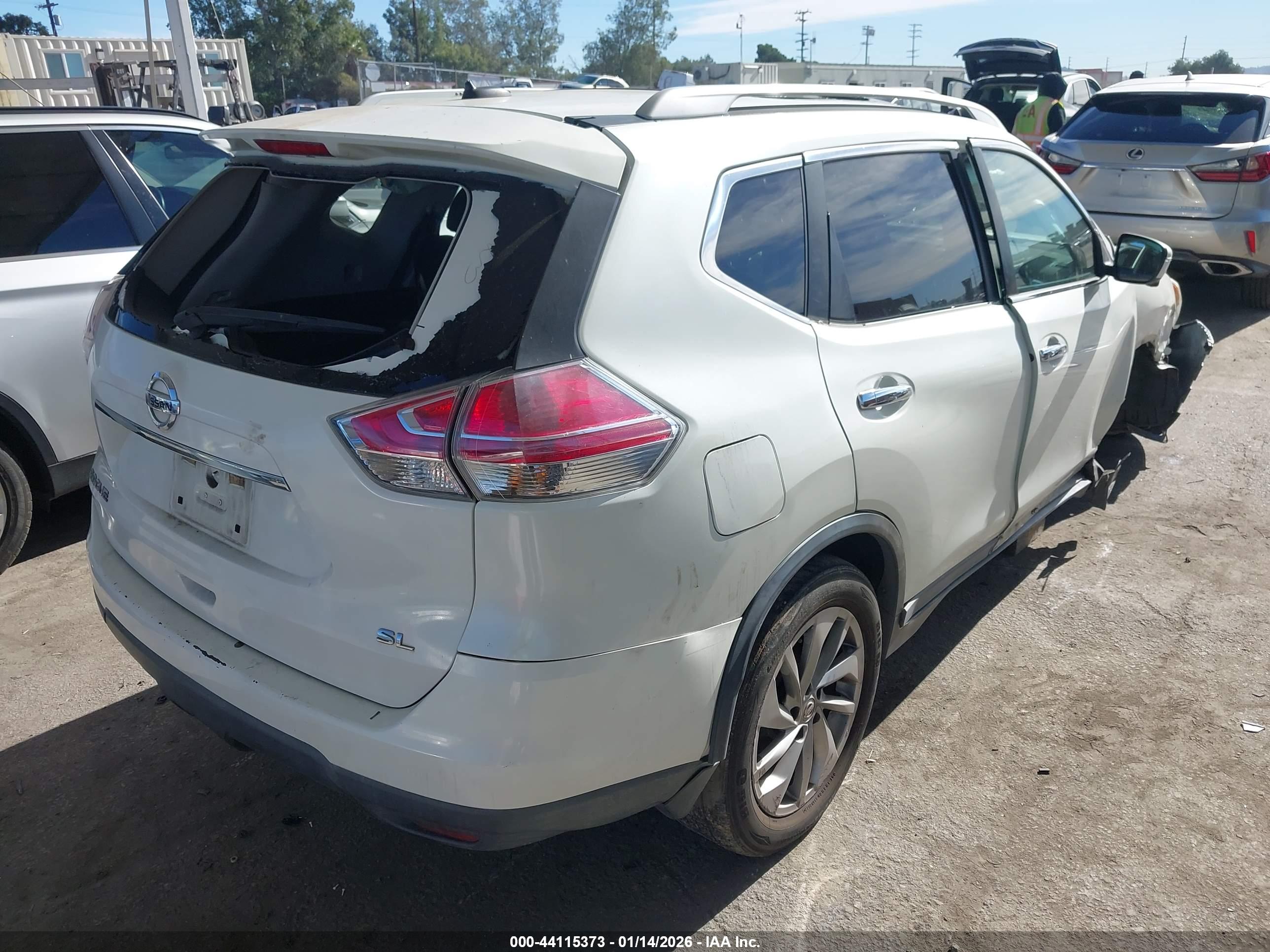 NISSAN ROGUE image 4