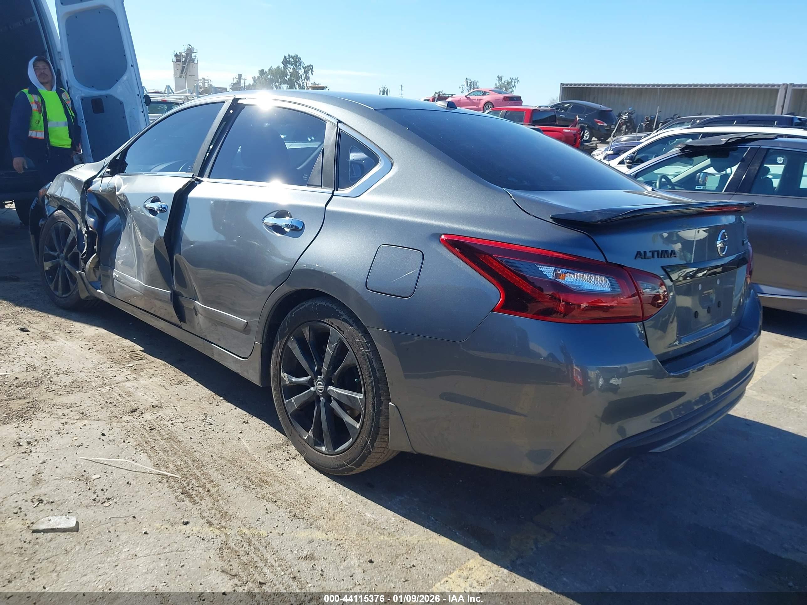 NISSAN ALTIMA image 3