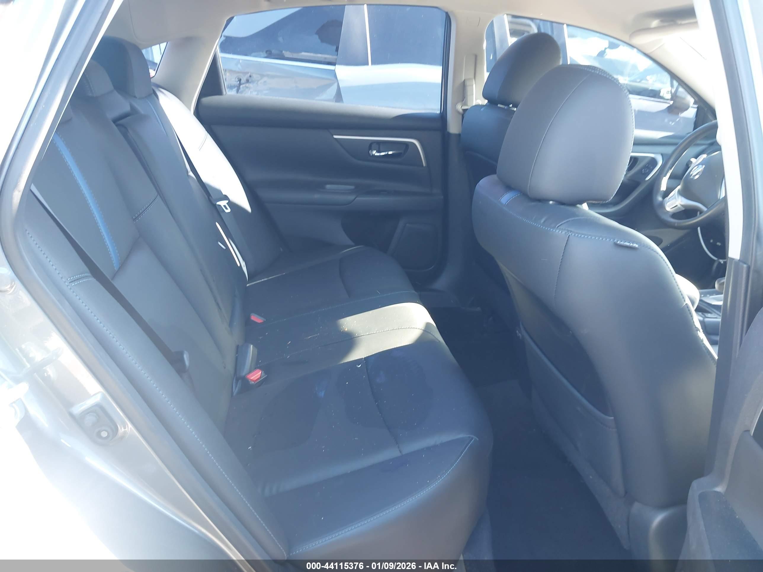NISSAN ALTIMA image 8