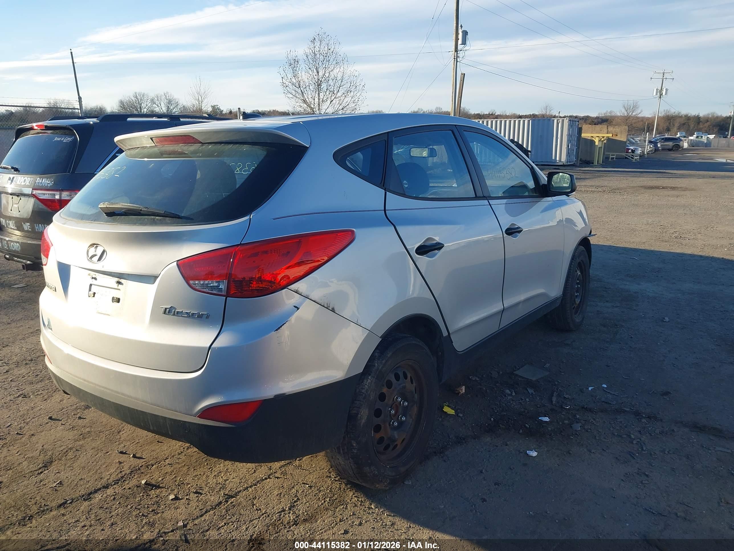 HYUNDAI TUCSON image 4