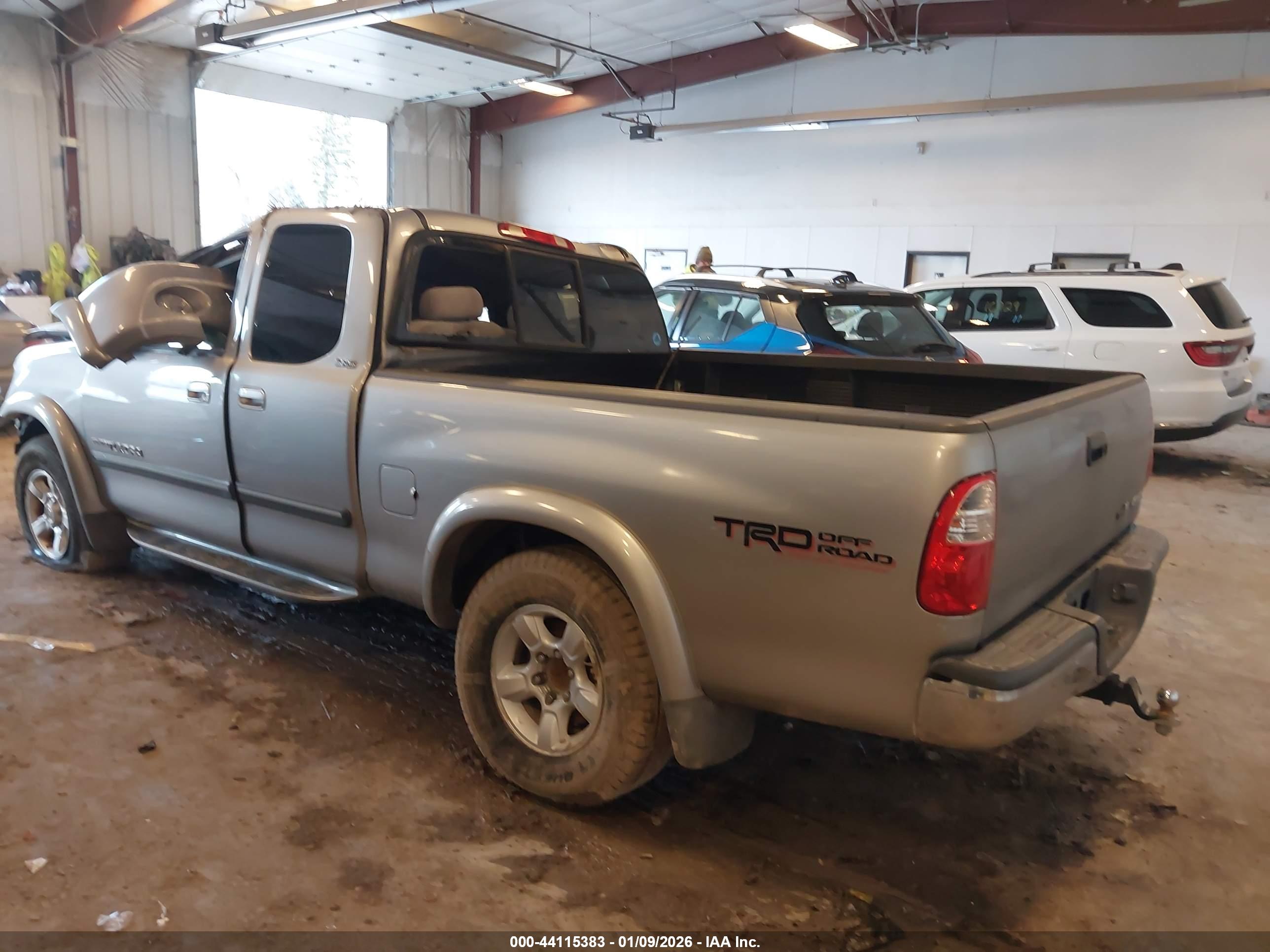 TOYOTA TUNDRA image 3