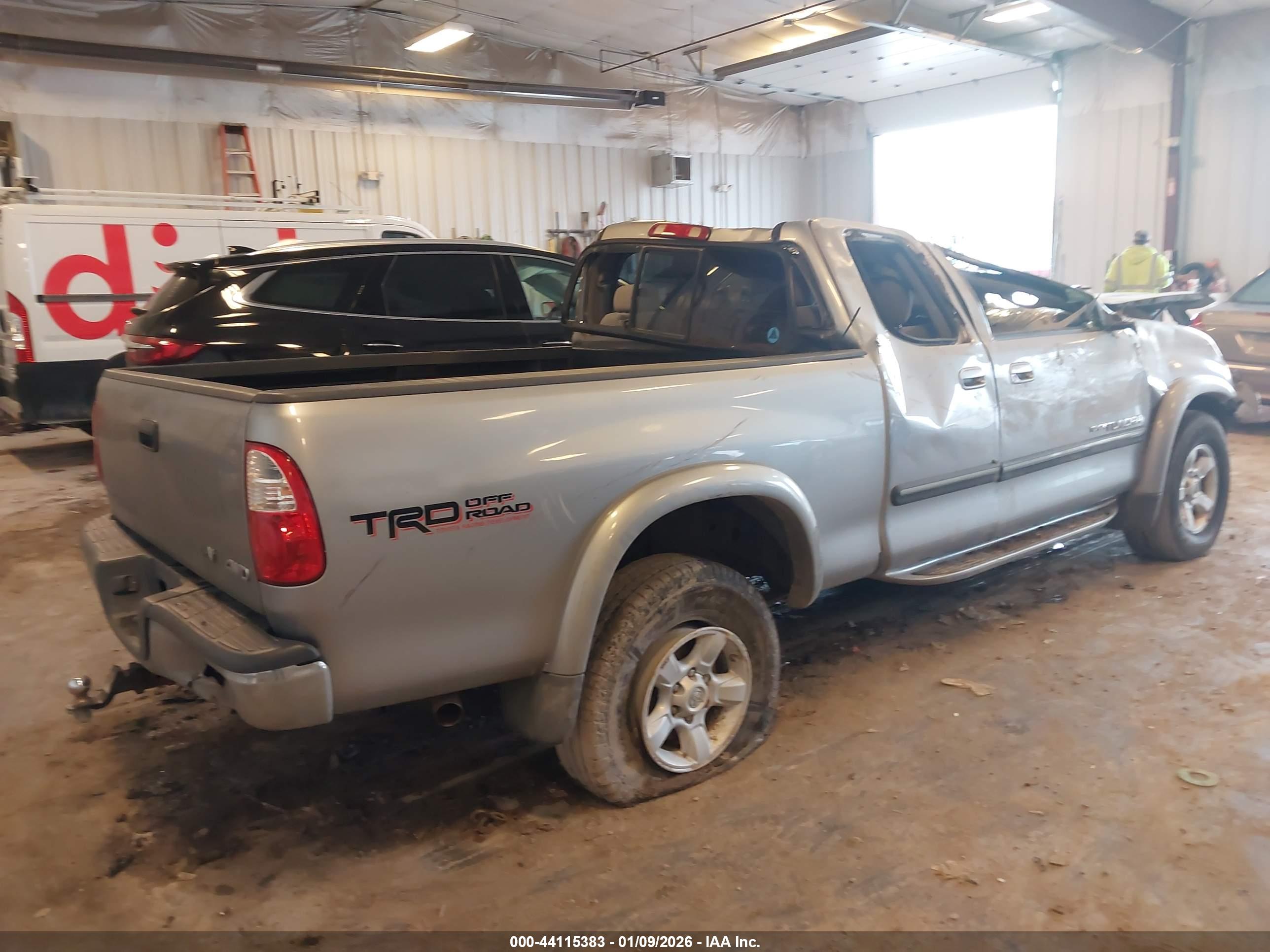 TOYOTA TUNDRA image 4