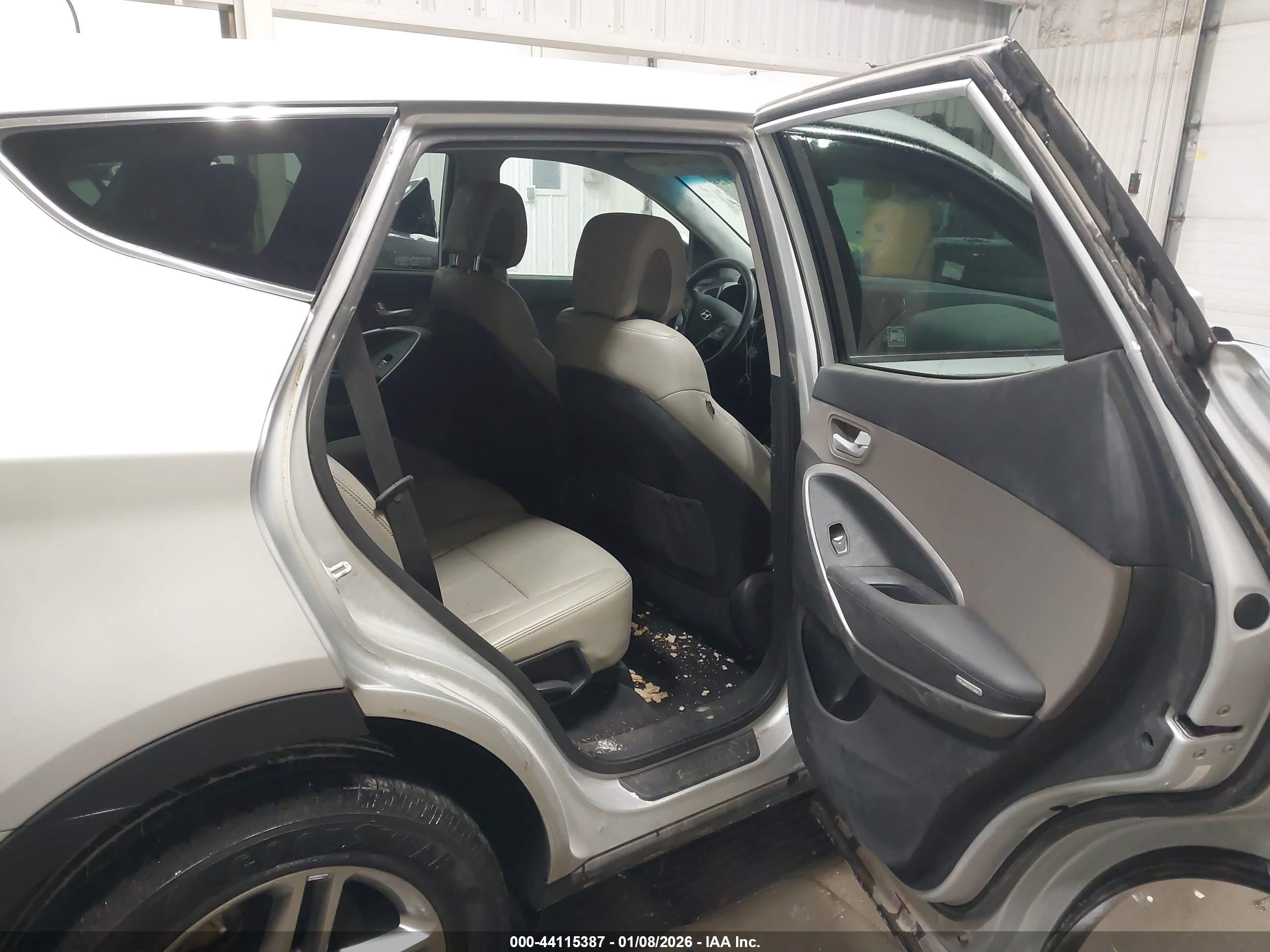 HYUNDAI SANTA image 8