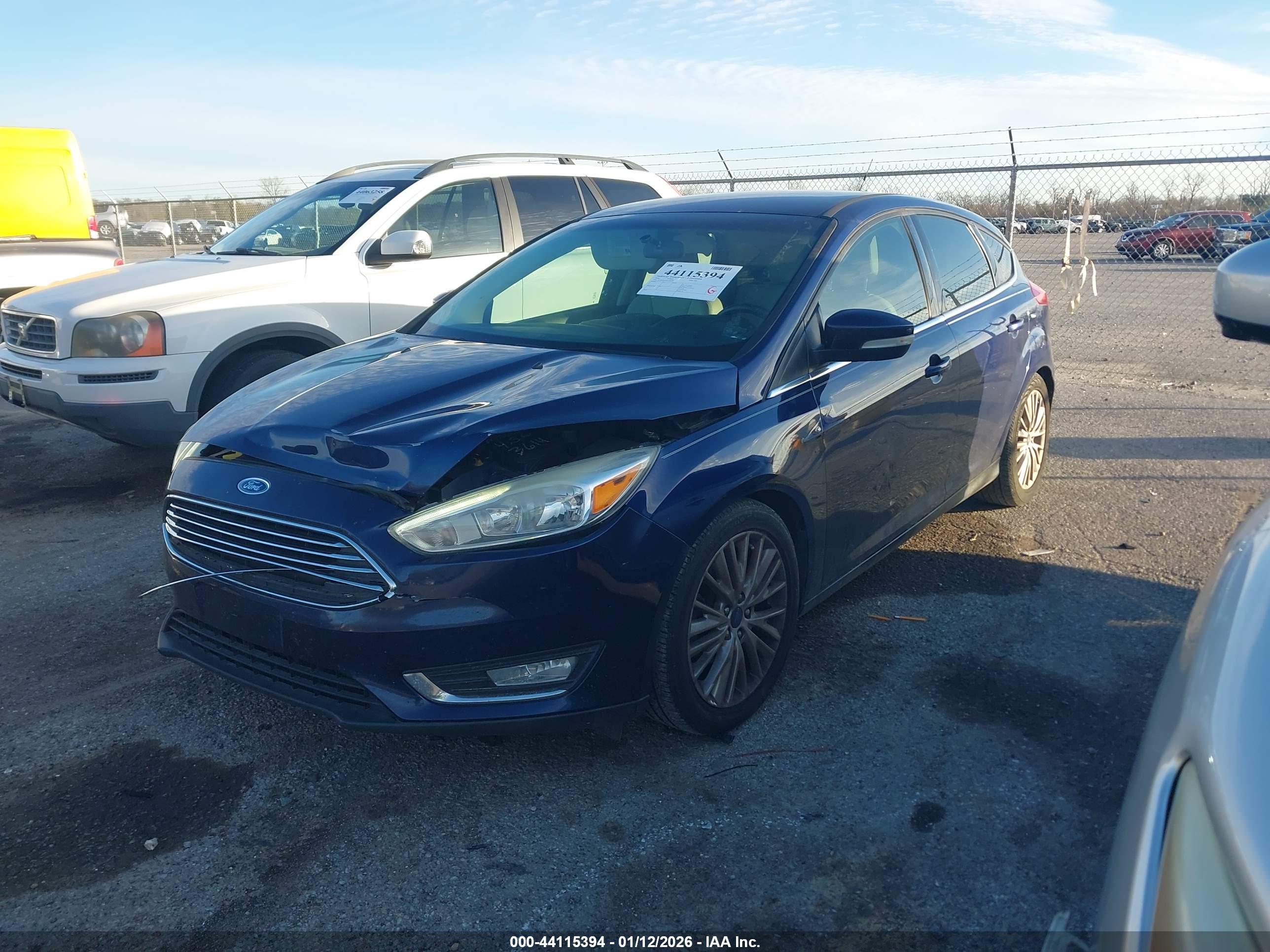 FORD FOCUS image 2