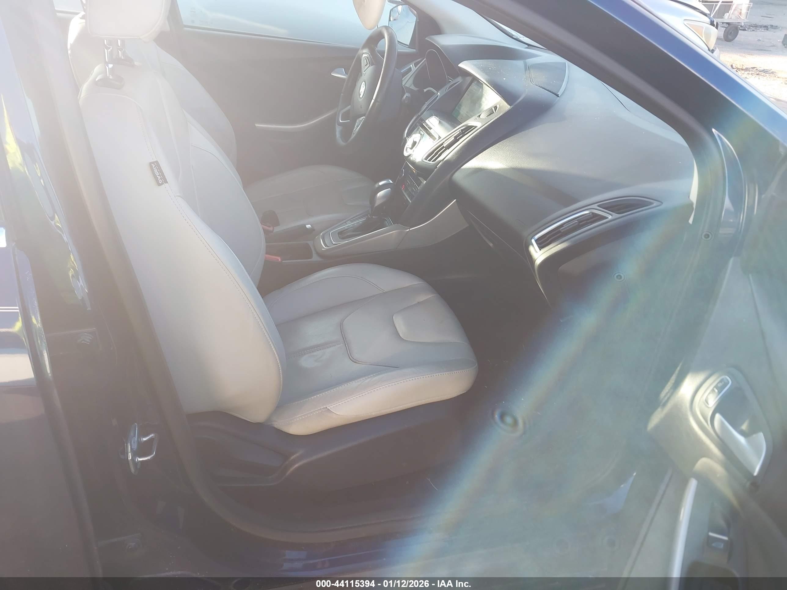 FORD FOCUS image 5