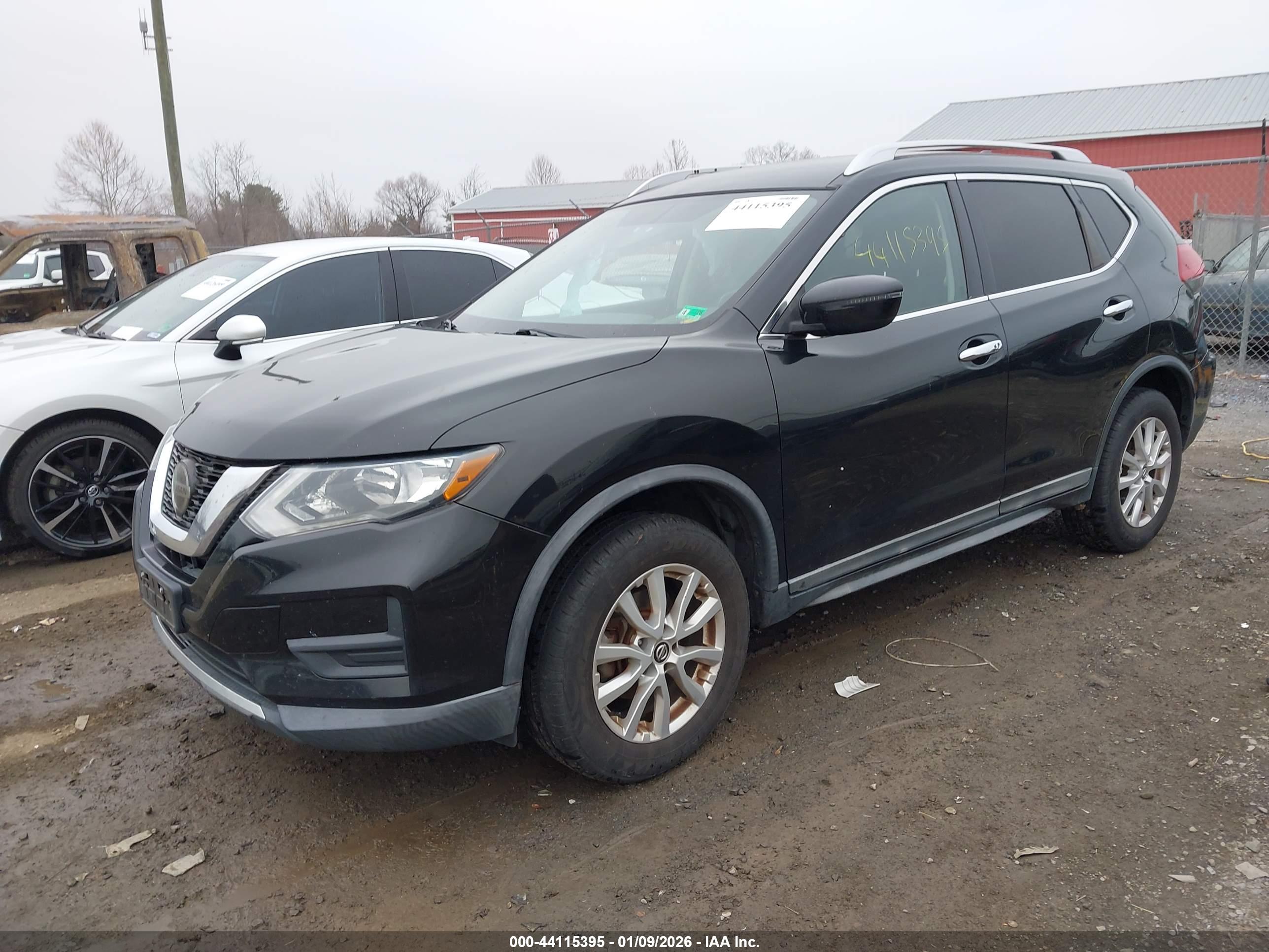 NISSAN ROGUE image 2