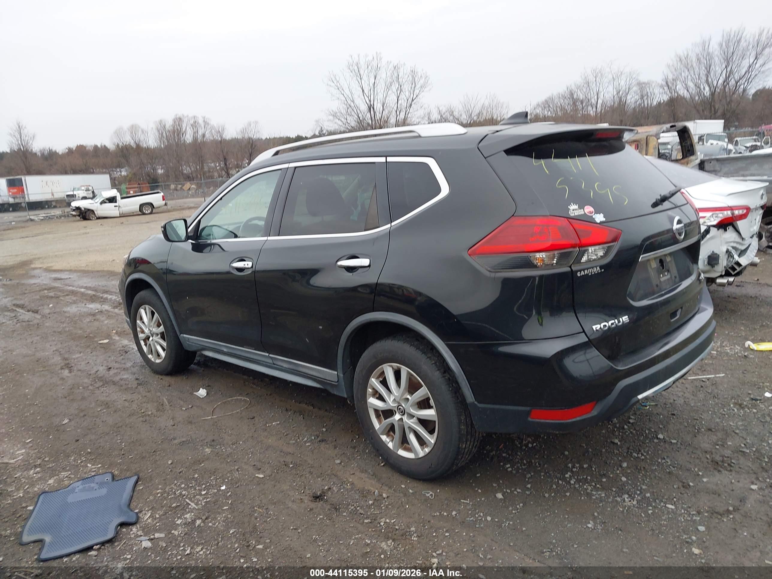 NISSAN ROGUE image 3
