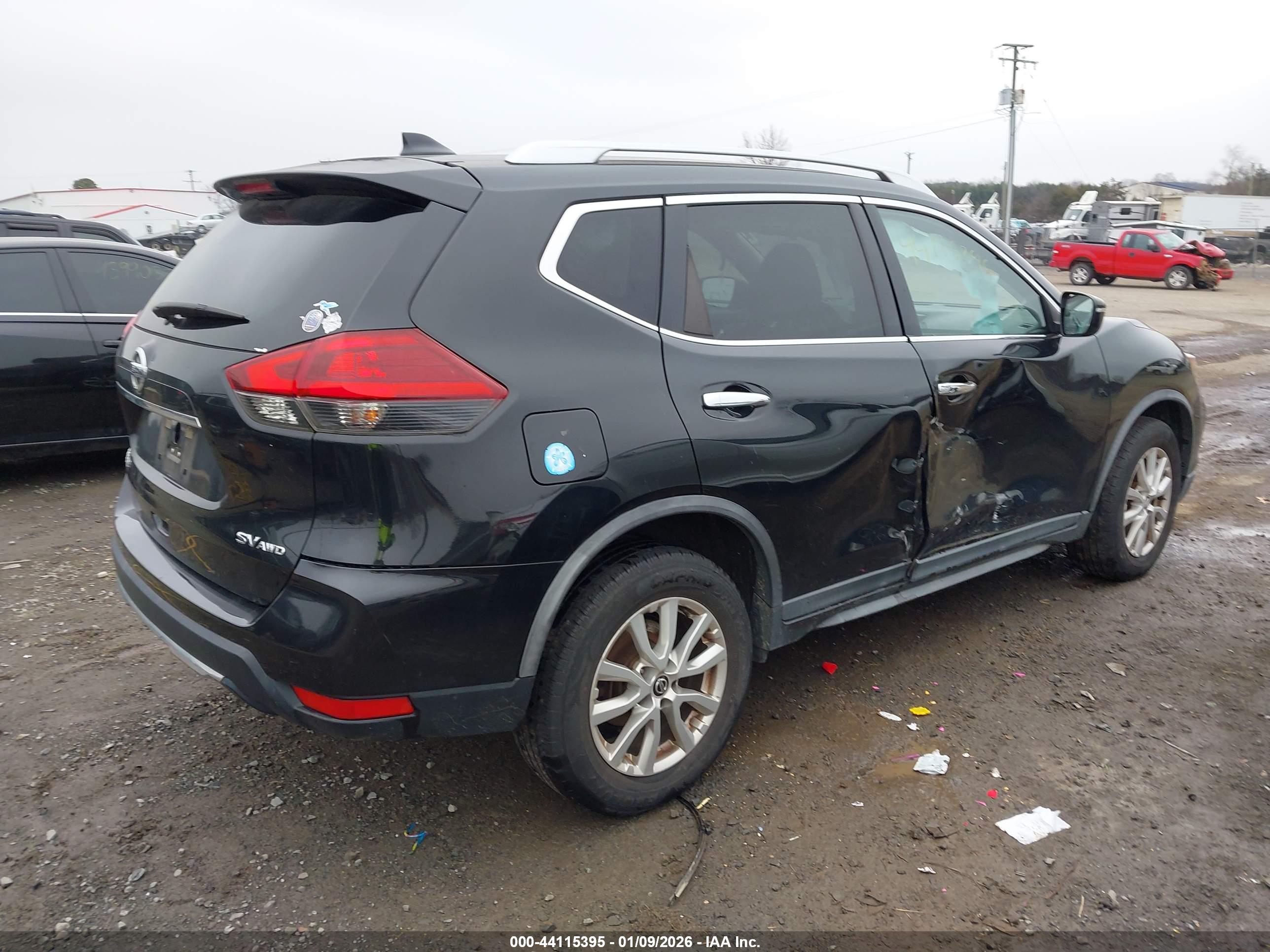 NISSAN ROGUE image 4