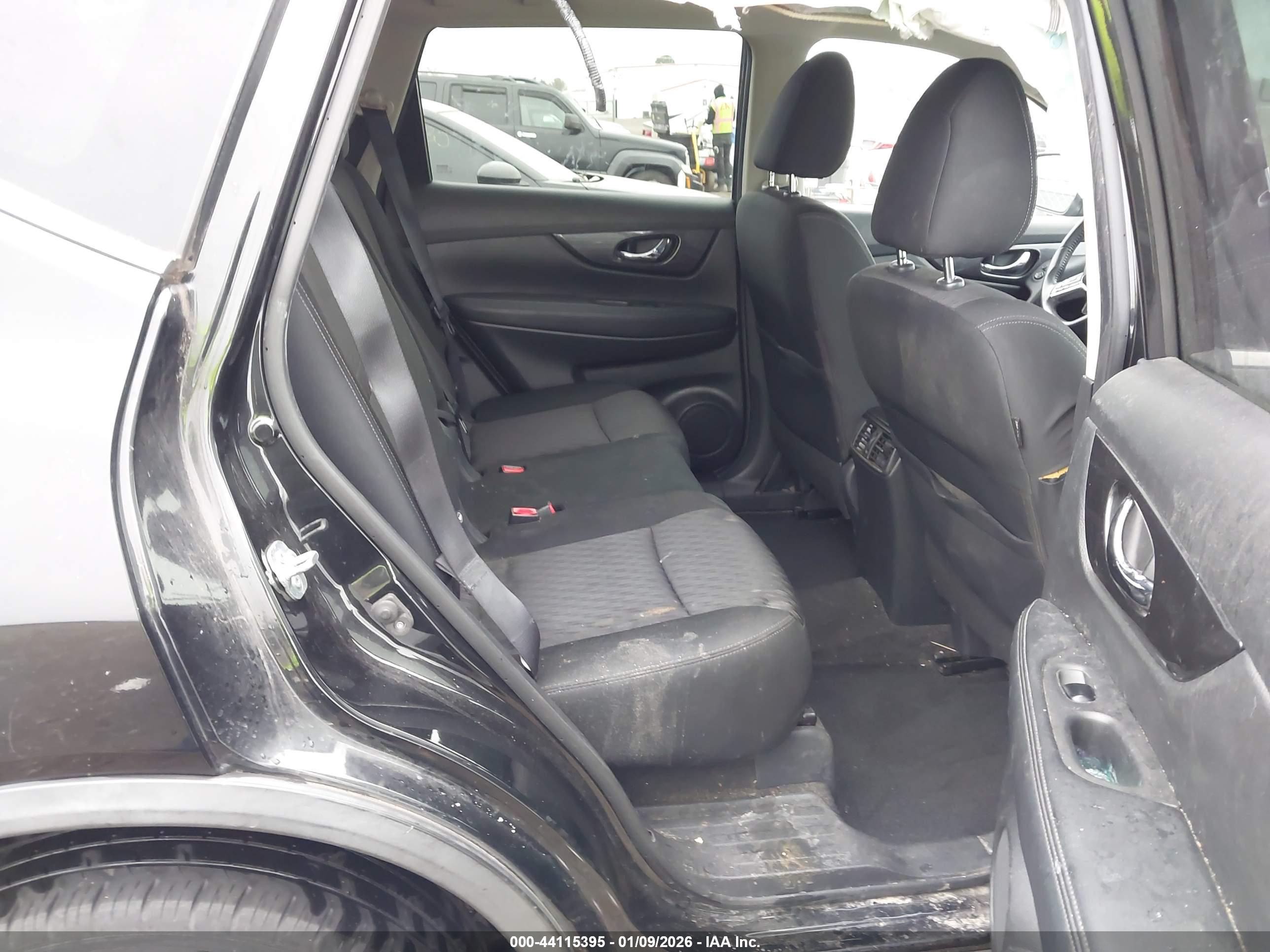 NISSAN ROGUE image 8