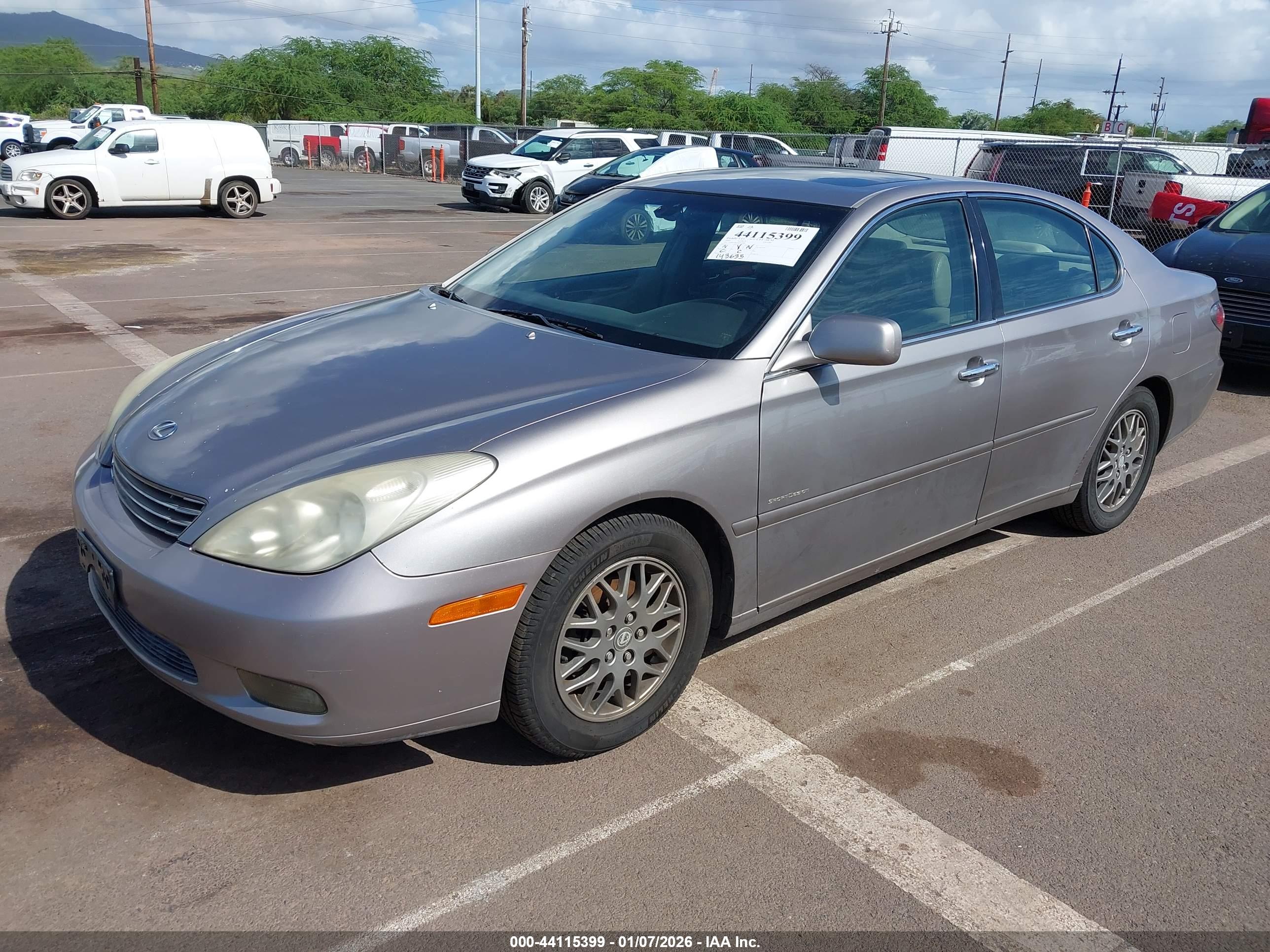 LEXUS ES image 2