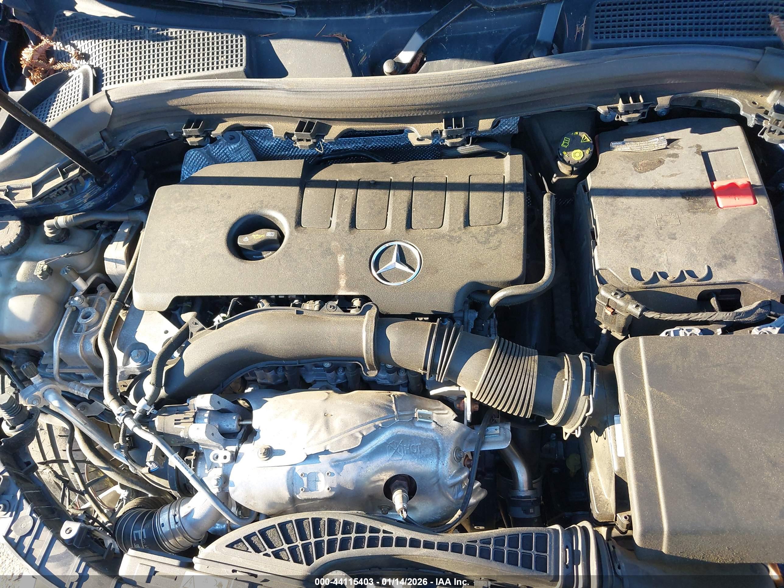 MERCEDES-BENZ GLA image 10