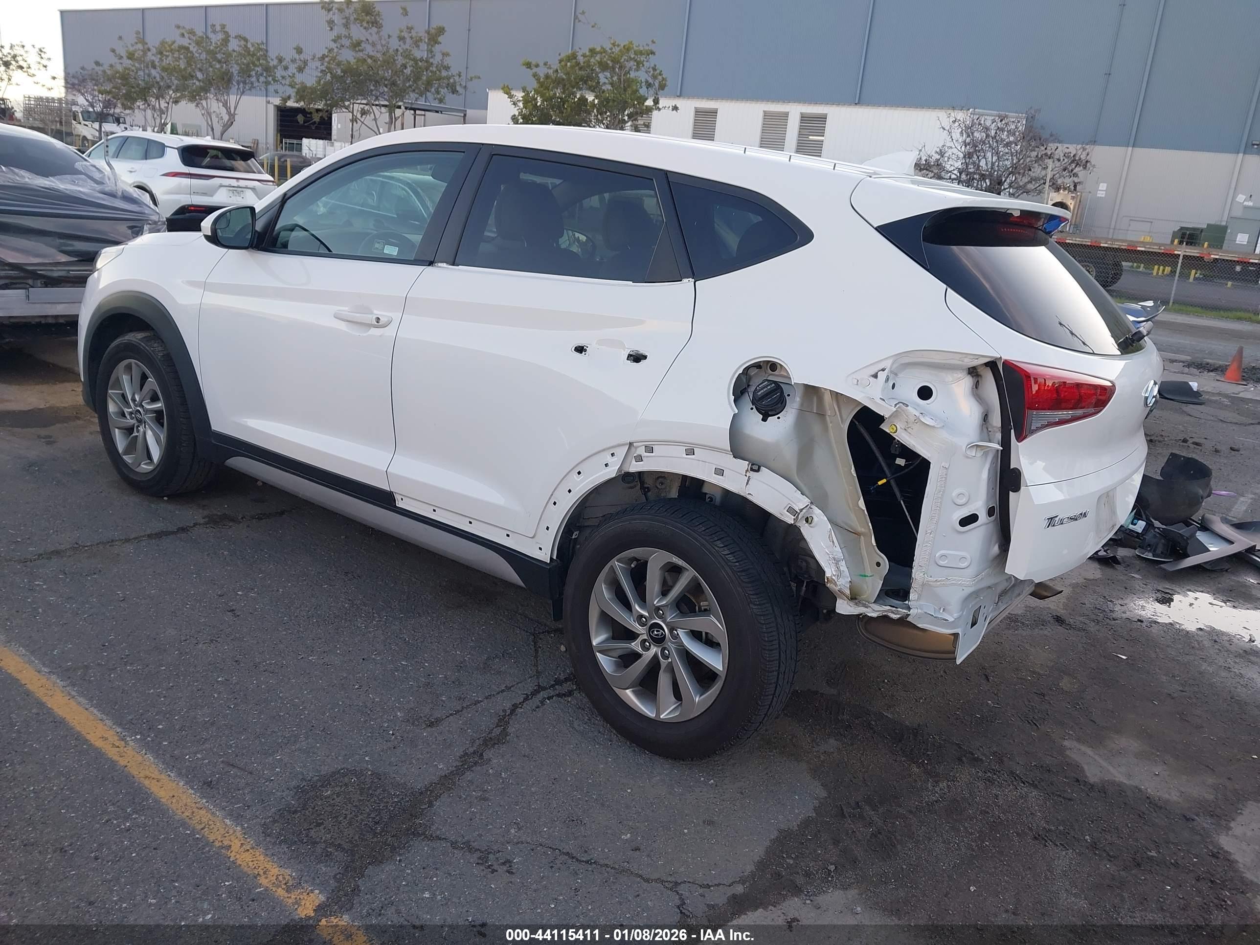 HYUNDAI TUCSON image 3