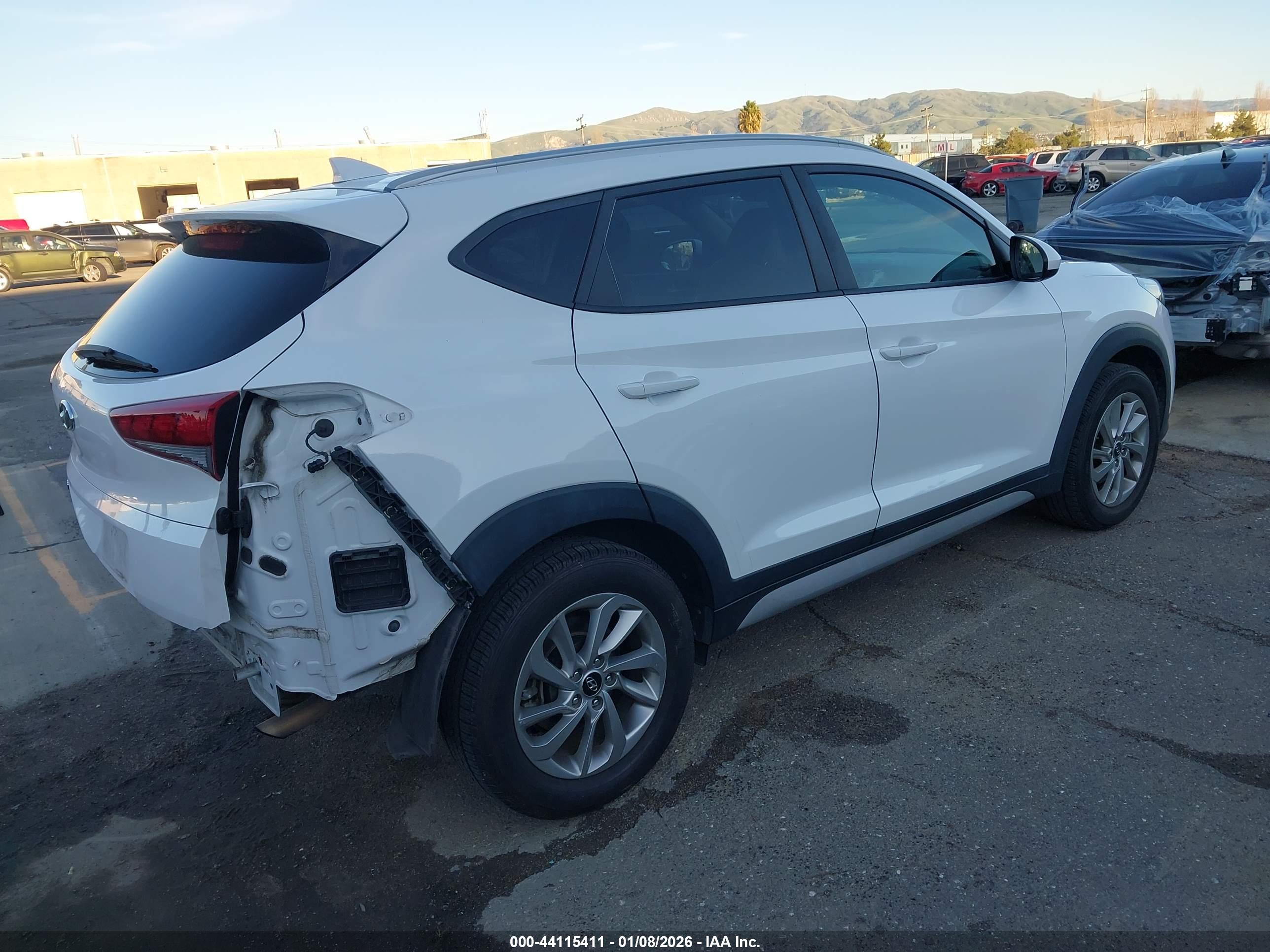 HYUNDAI TUCSON image 4