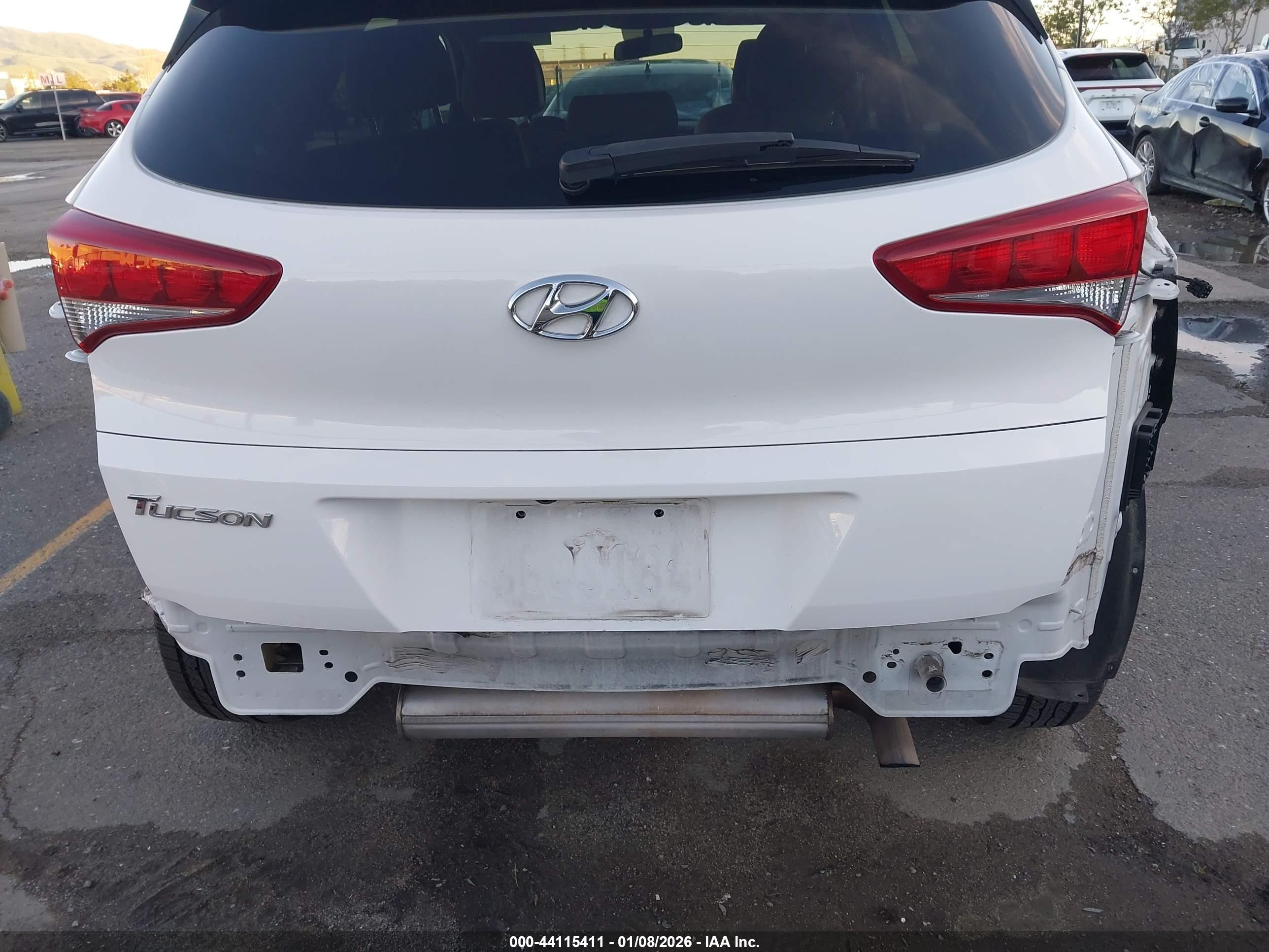 HYUNDAI TUCSON image 6