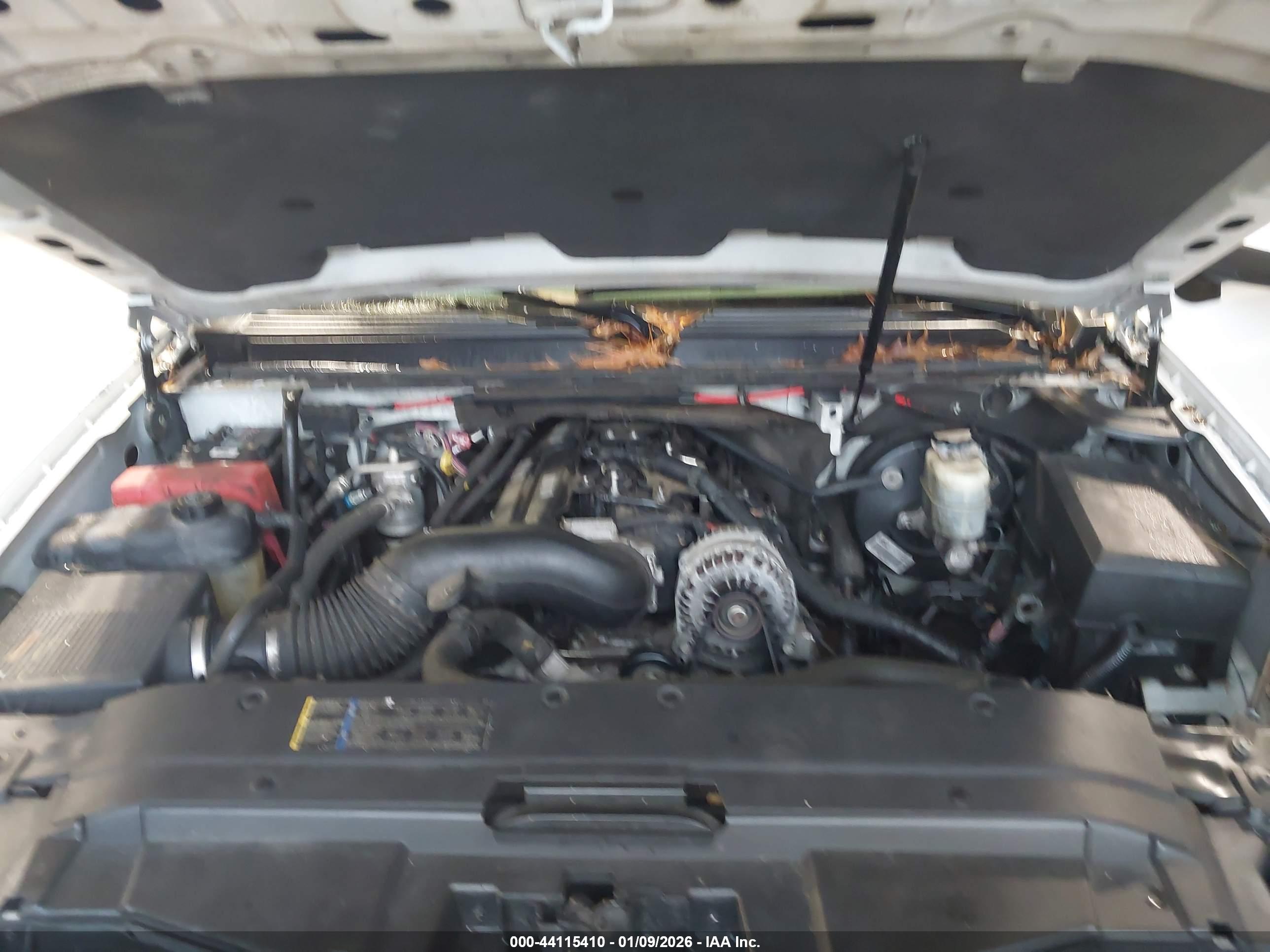 CHEVROLET SUBURBAN image 10