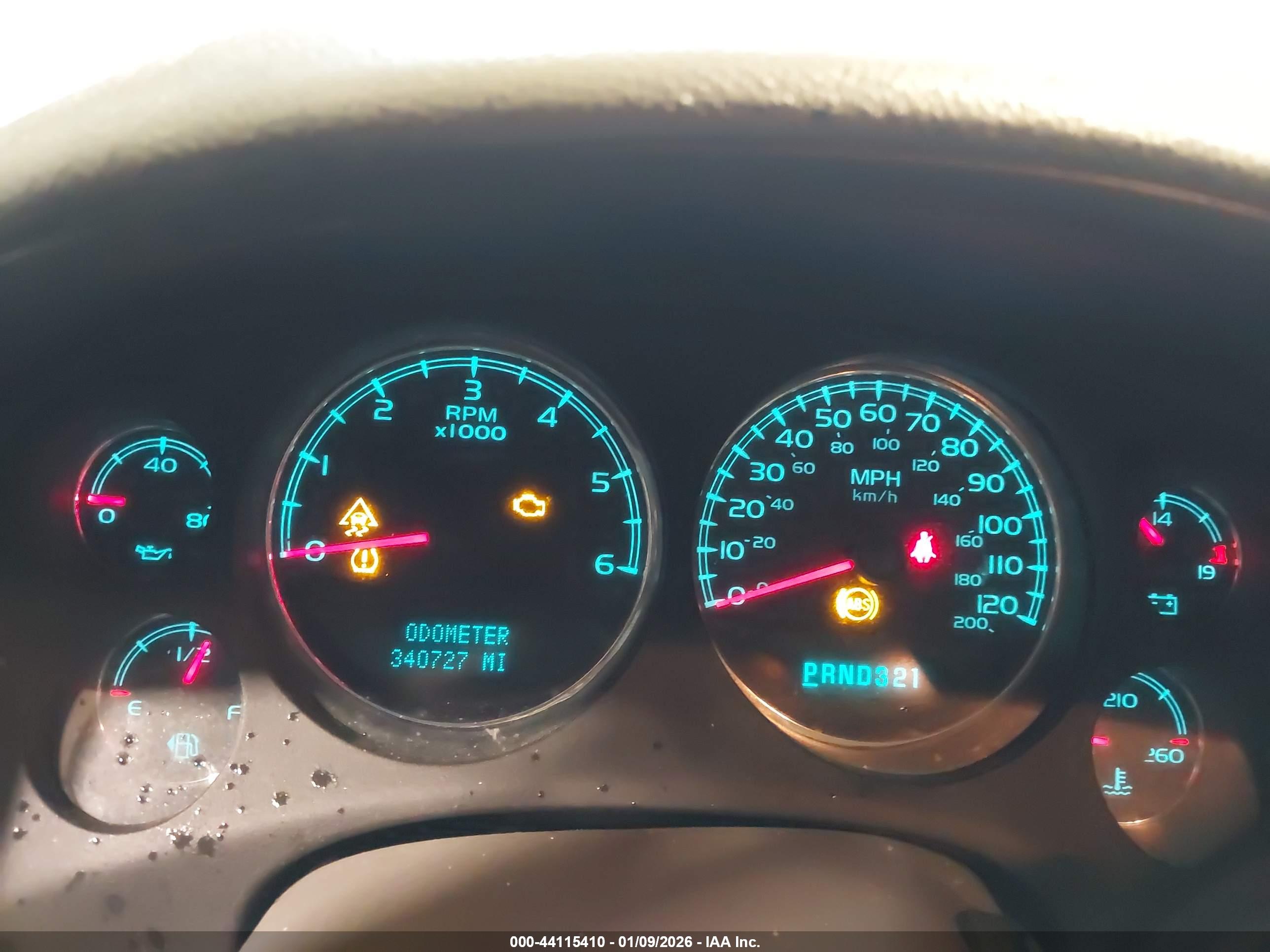CHEVROLET SUBURBAN image 7
