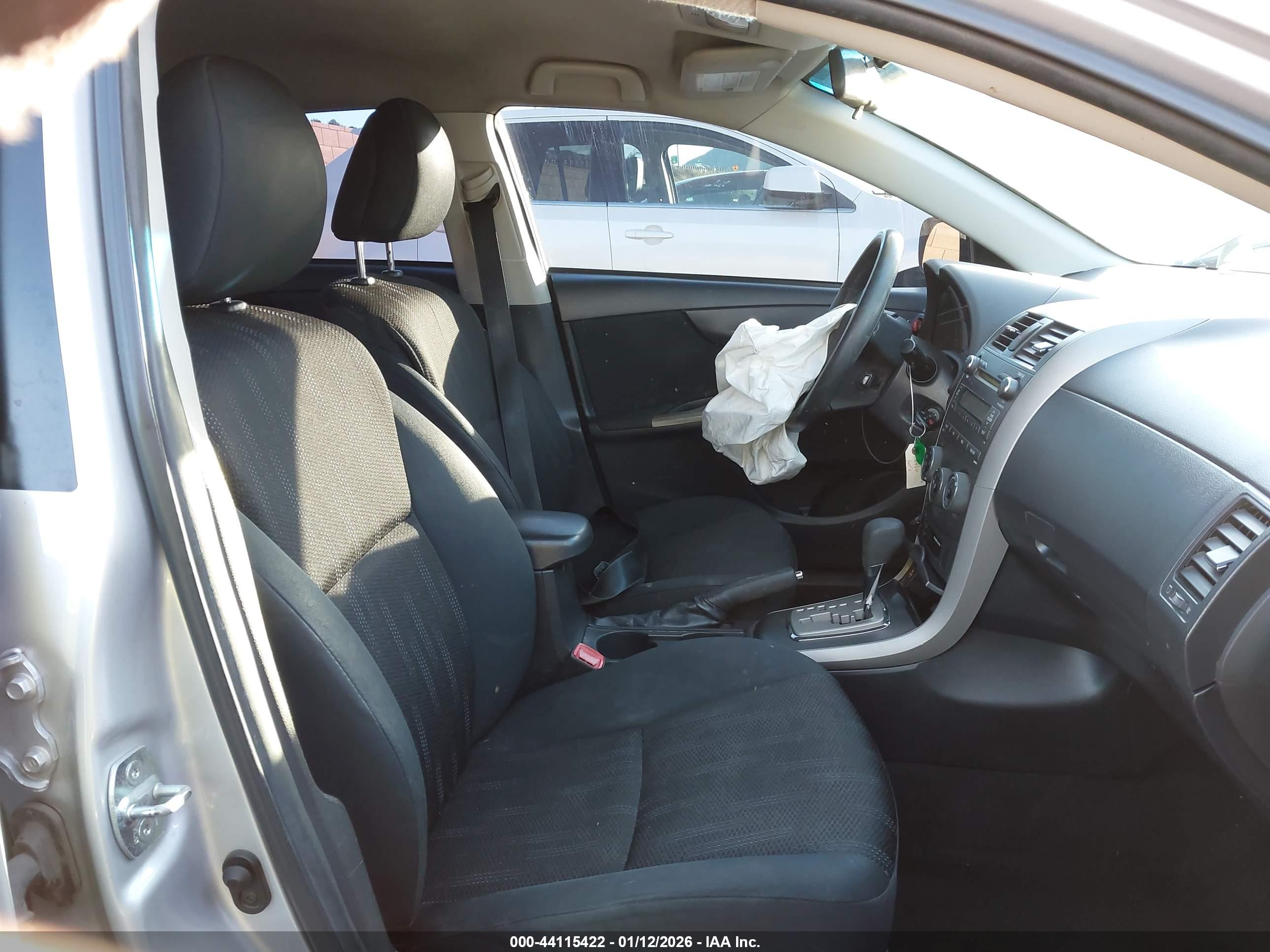 TOYOTA COROLLA image 5