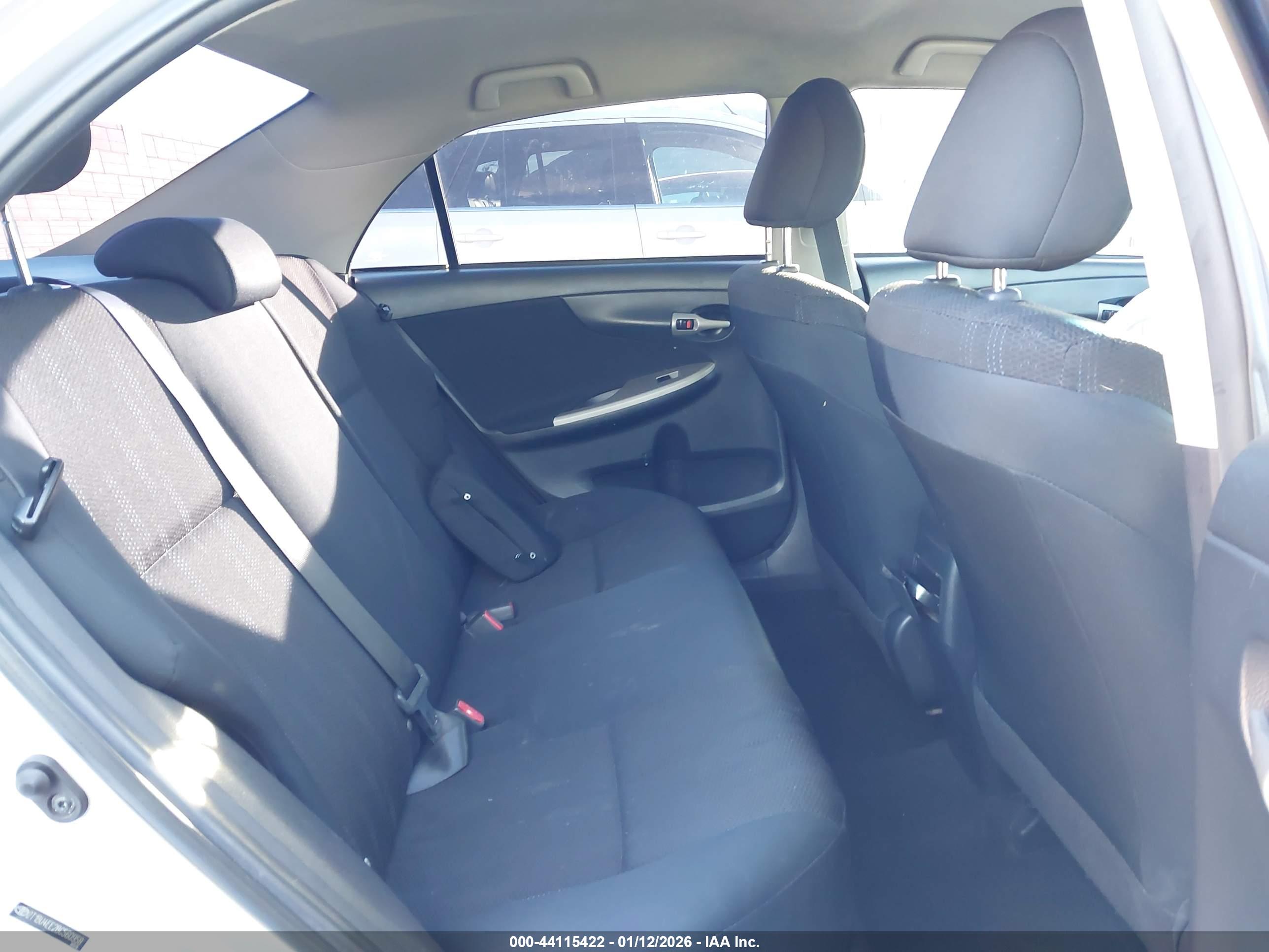 TOYOTA COROLLA image 8