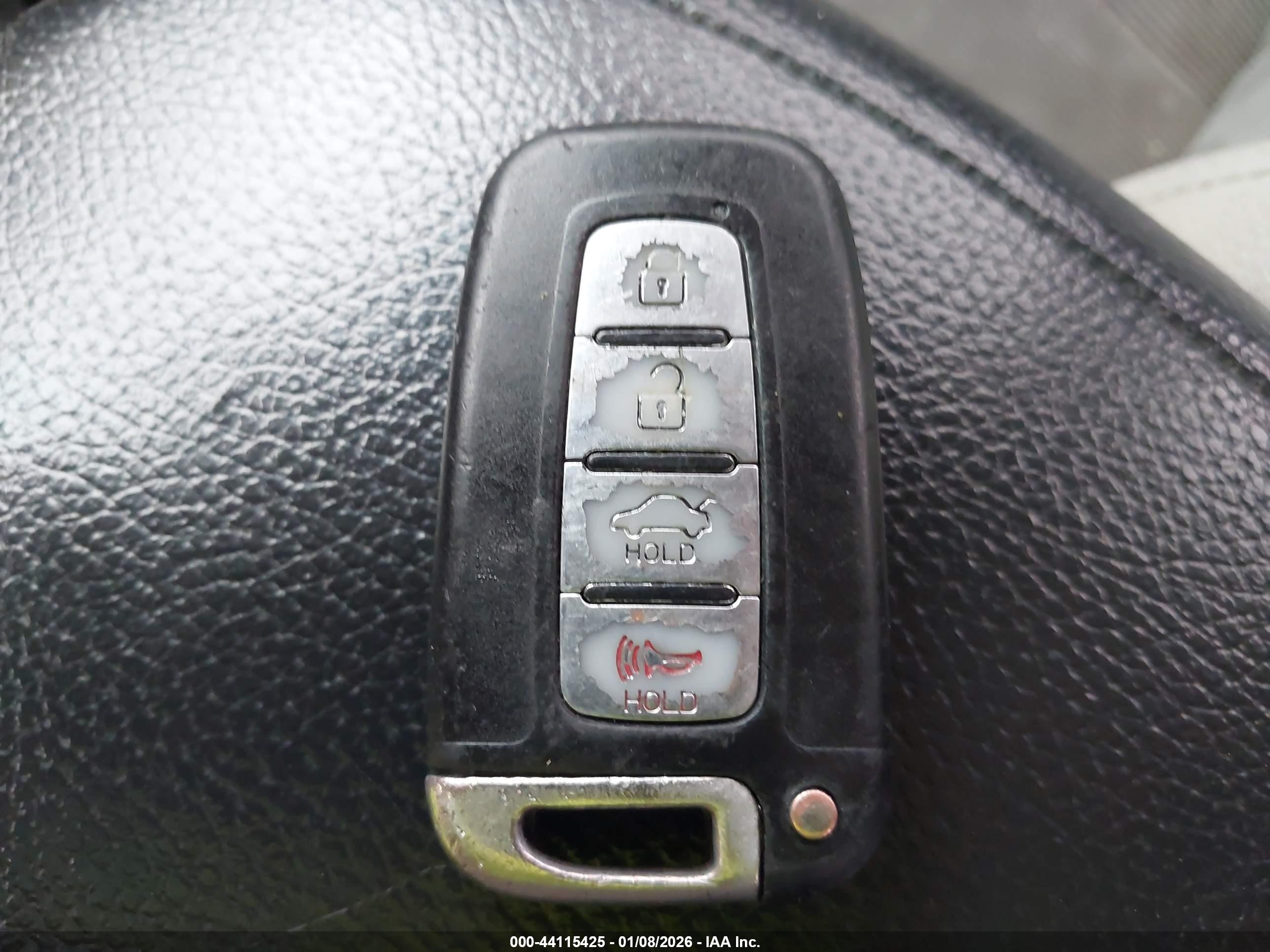 HYUNDAI VELOSTER image 11