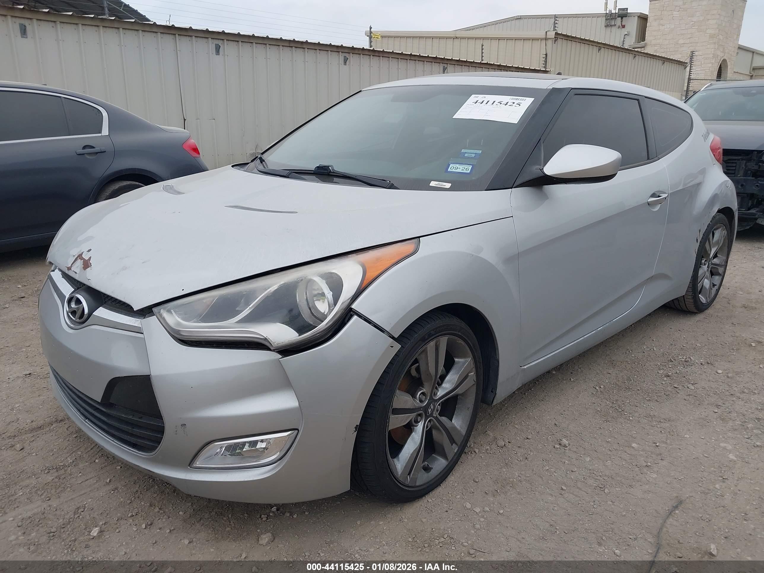 HYUNDAI VELOSTER image 2