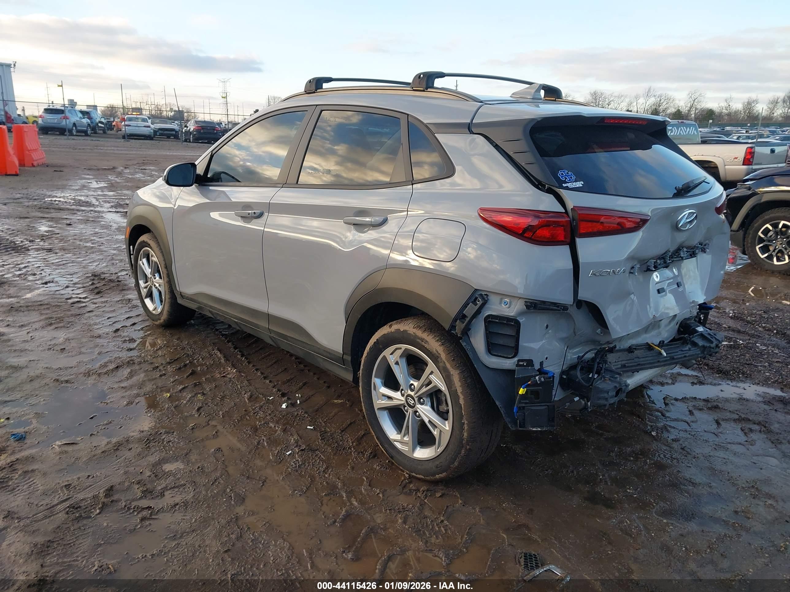 HYUNDAI KONA image 3