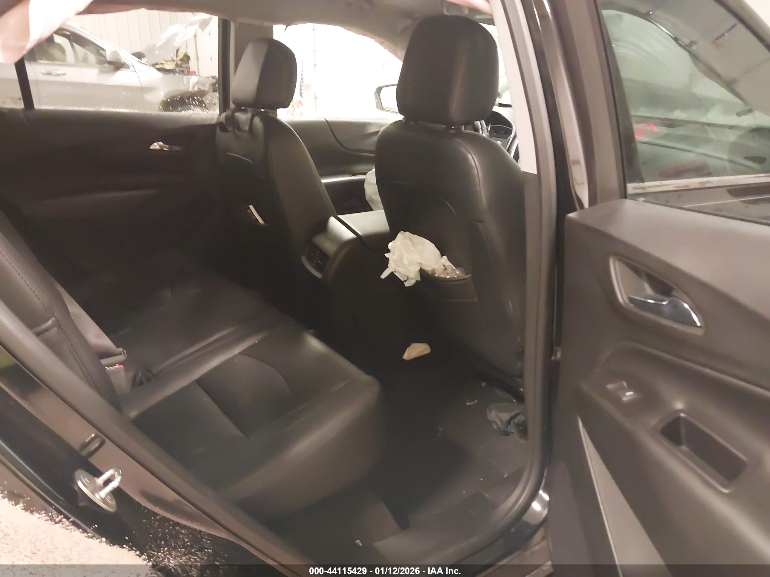 CHEVROLET EQUINOX image 8