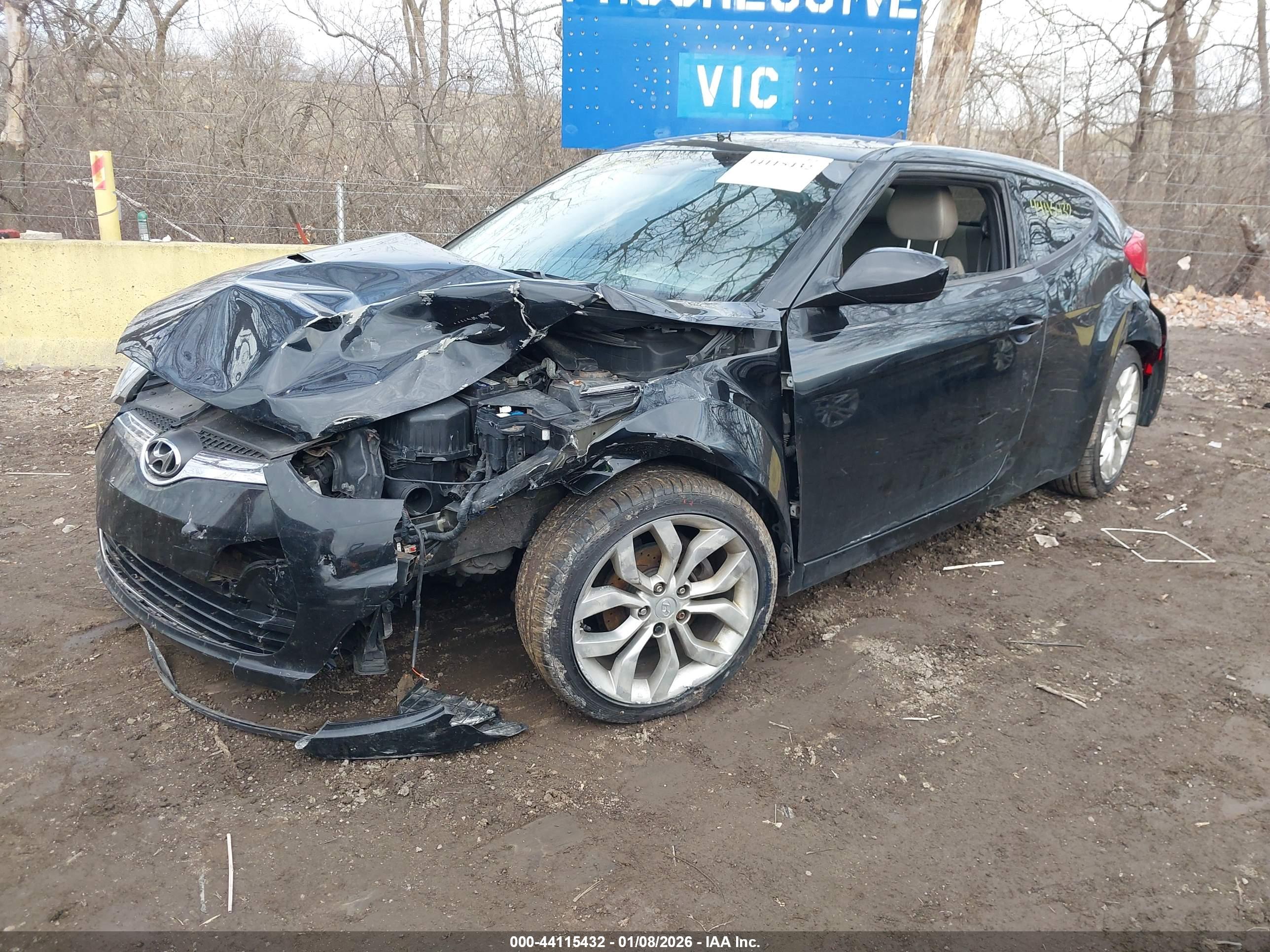 HYUNDAI VELOSTER image 2