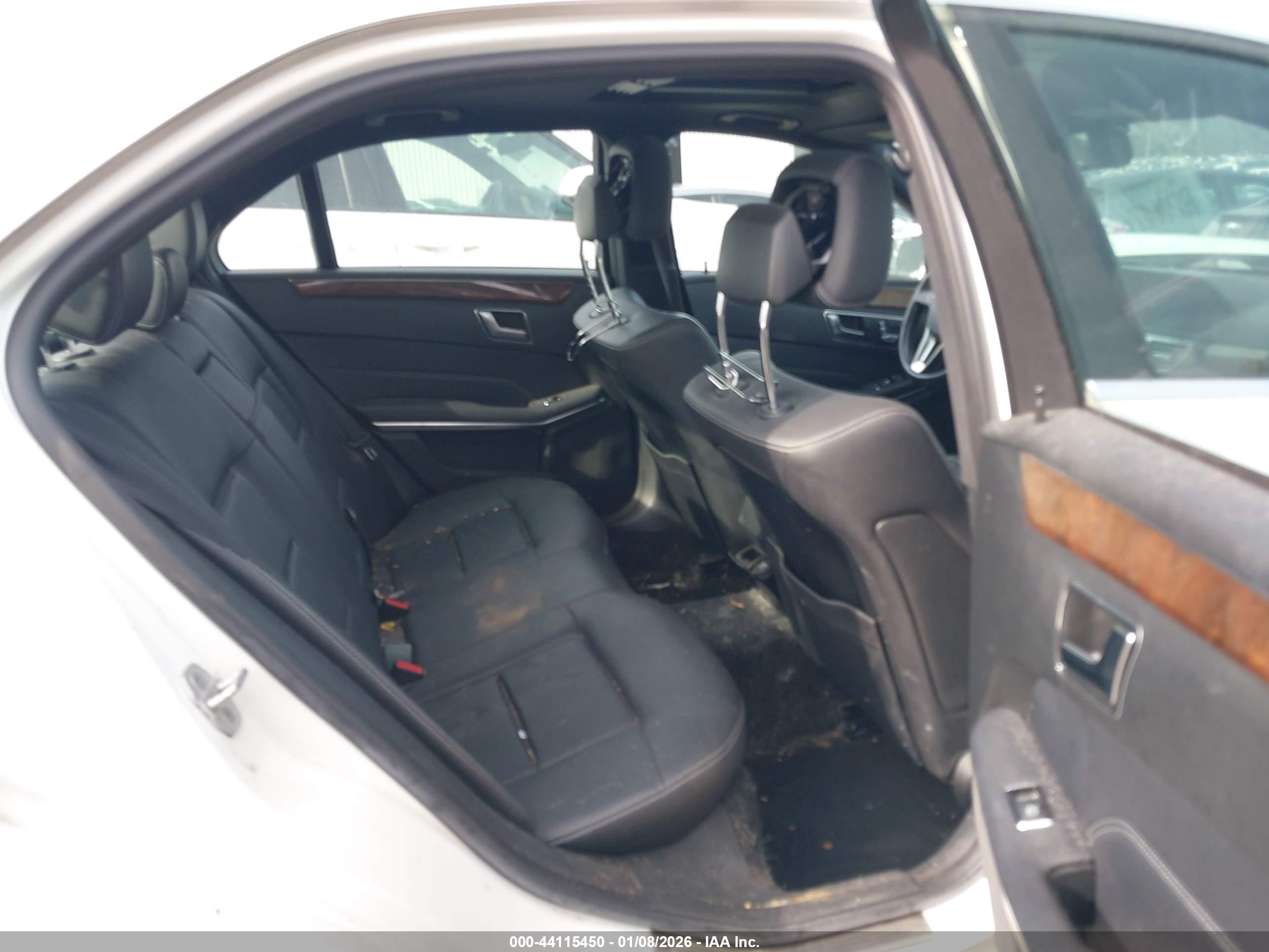 MERCEDES-BENZ E image 8