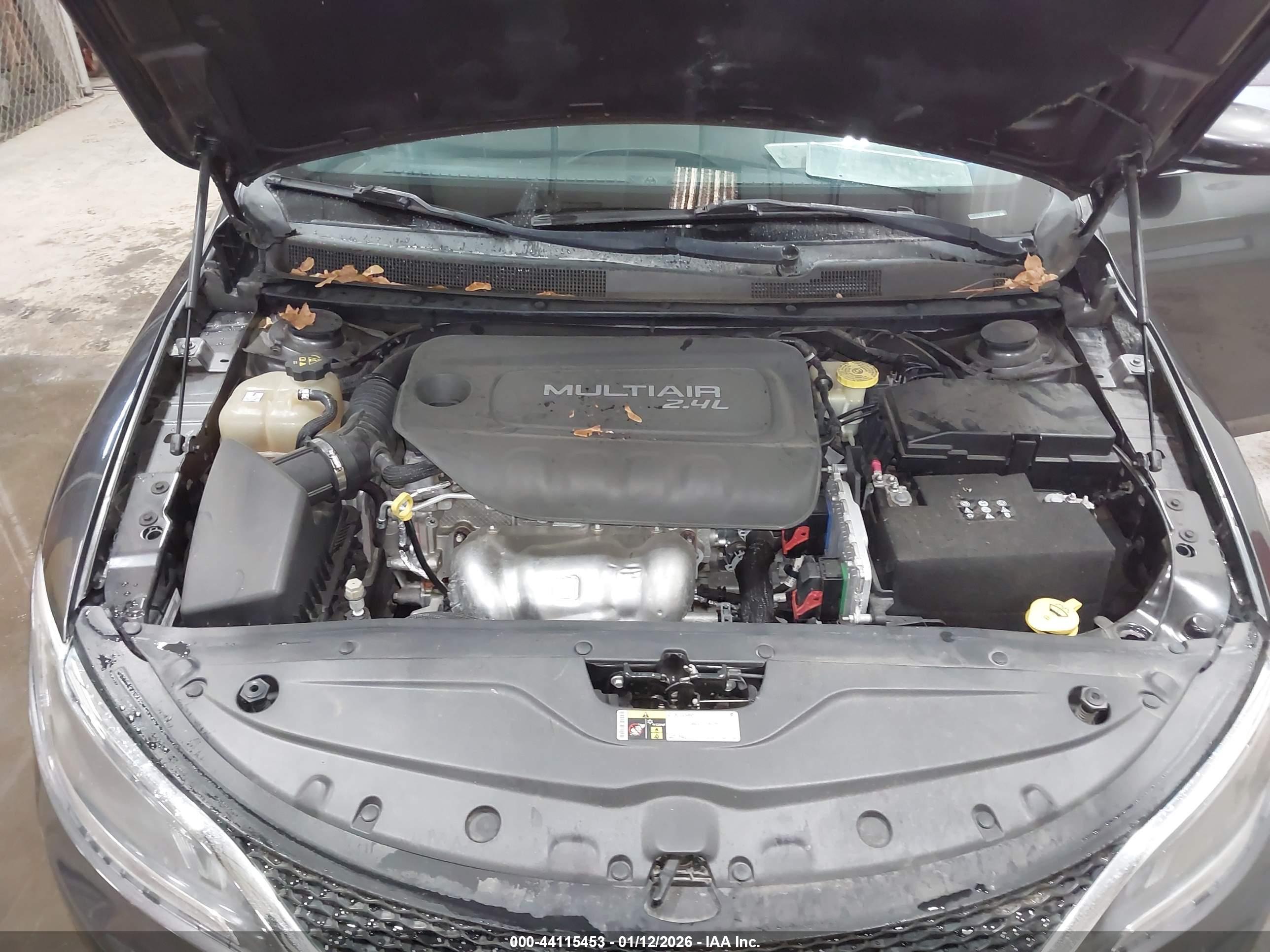 CHRYSLER 200 image 10