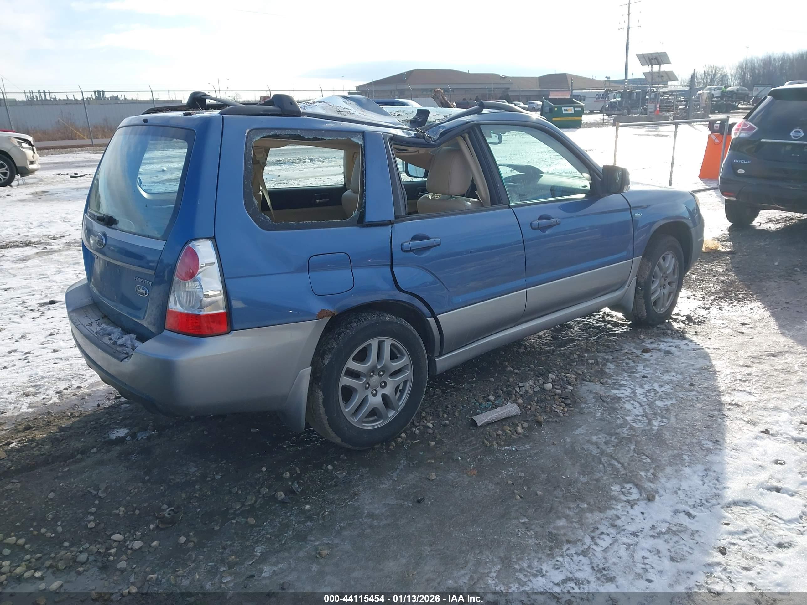 SUBARU FORESTER image 4