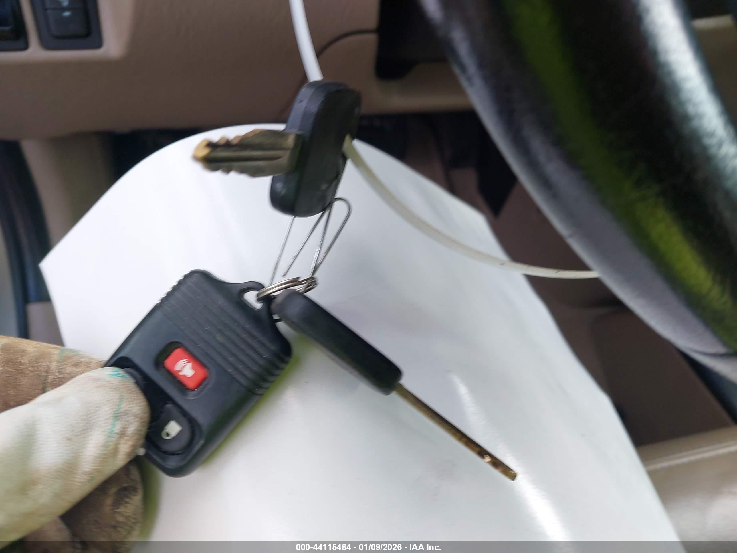 FORD ESCAPE image 11