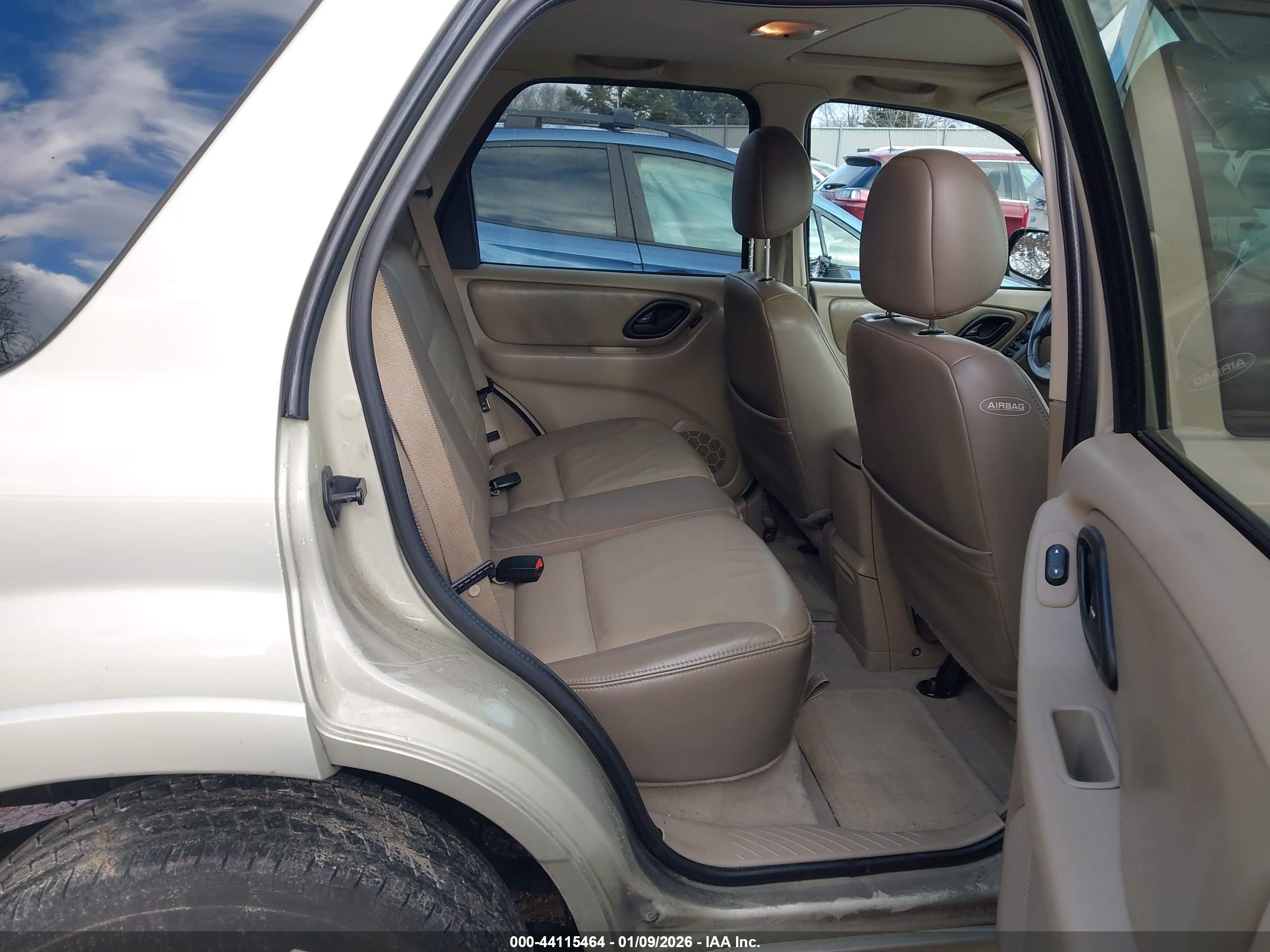 FORD ESCAPE image 8