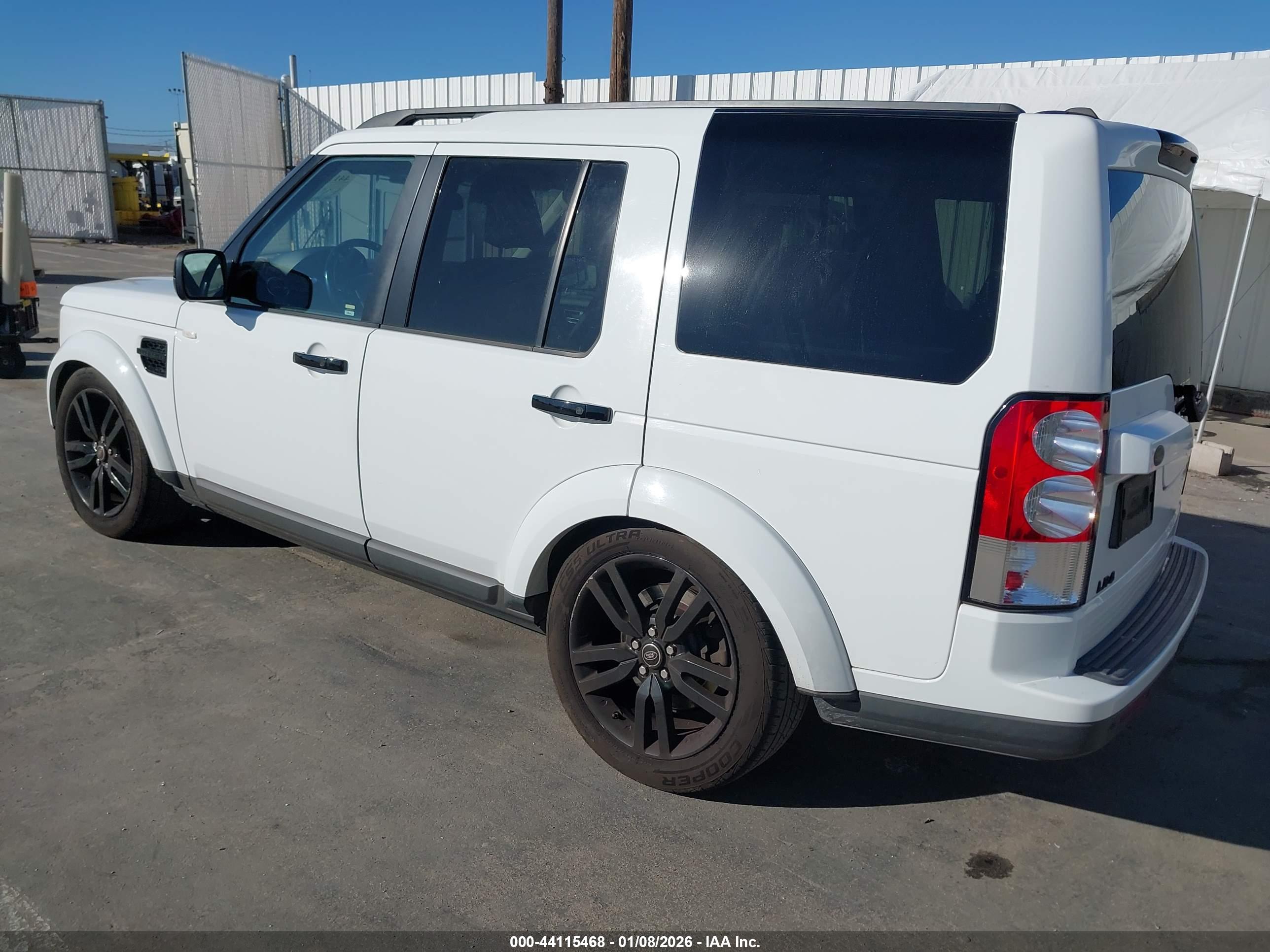 LAND ROVER image 3