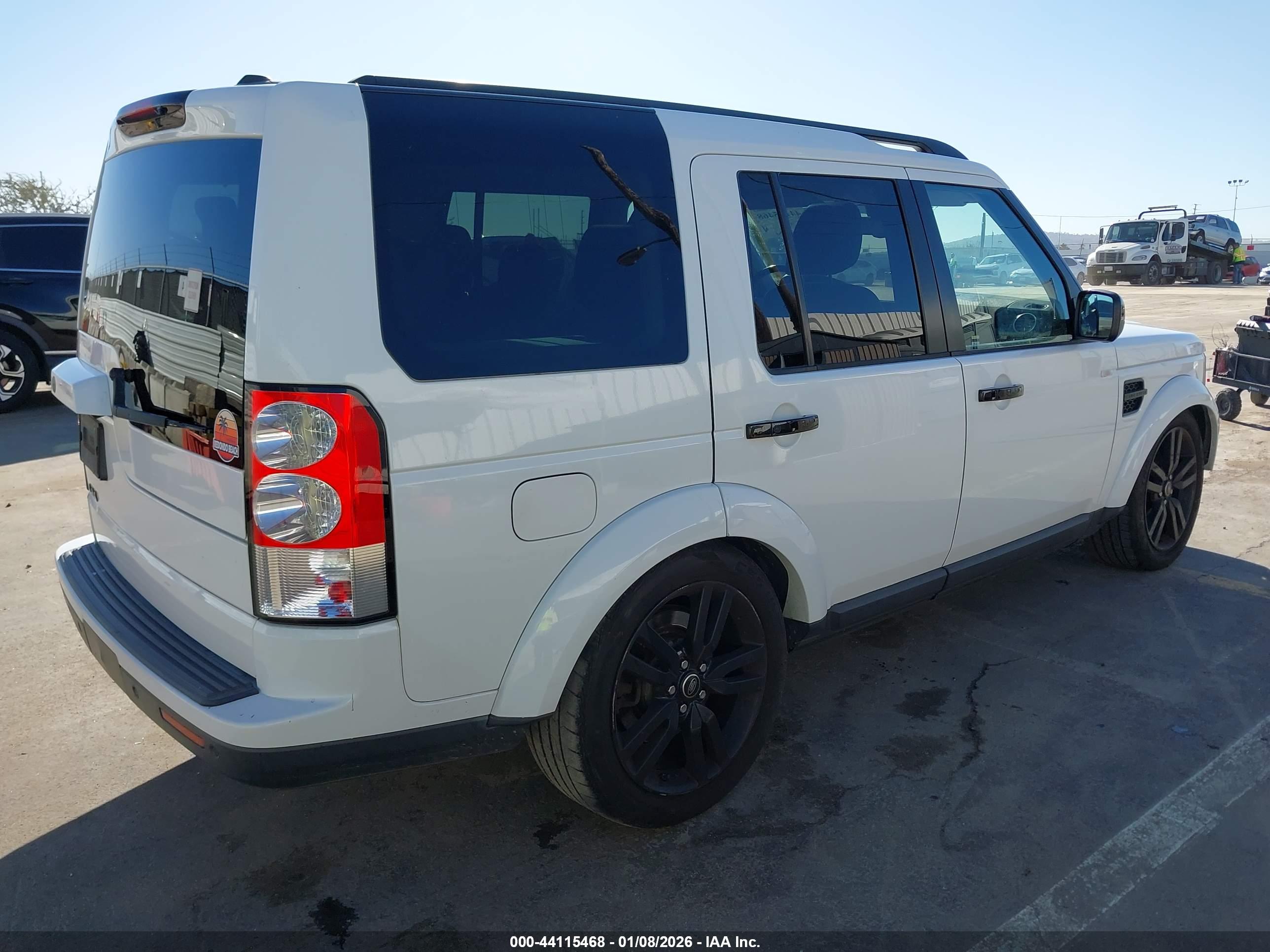 LAND ROVER image 4