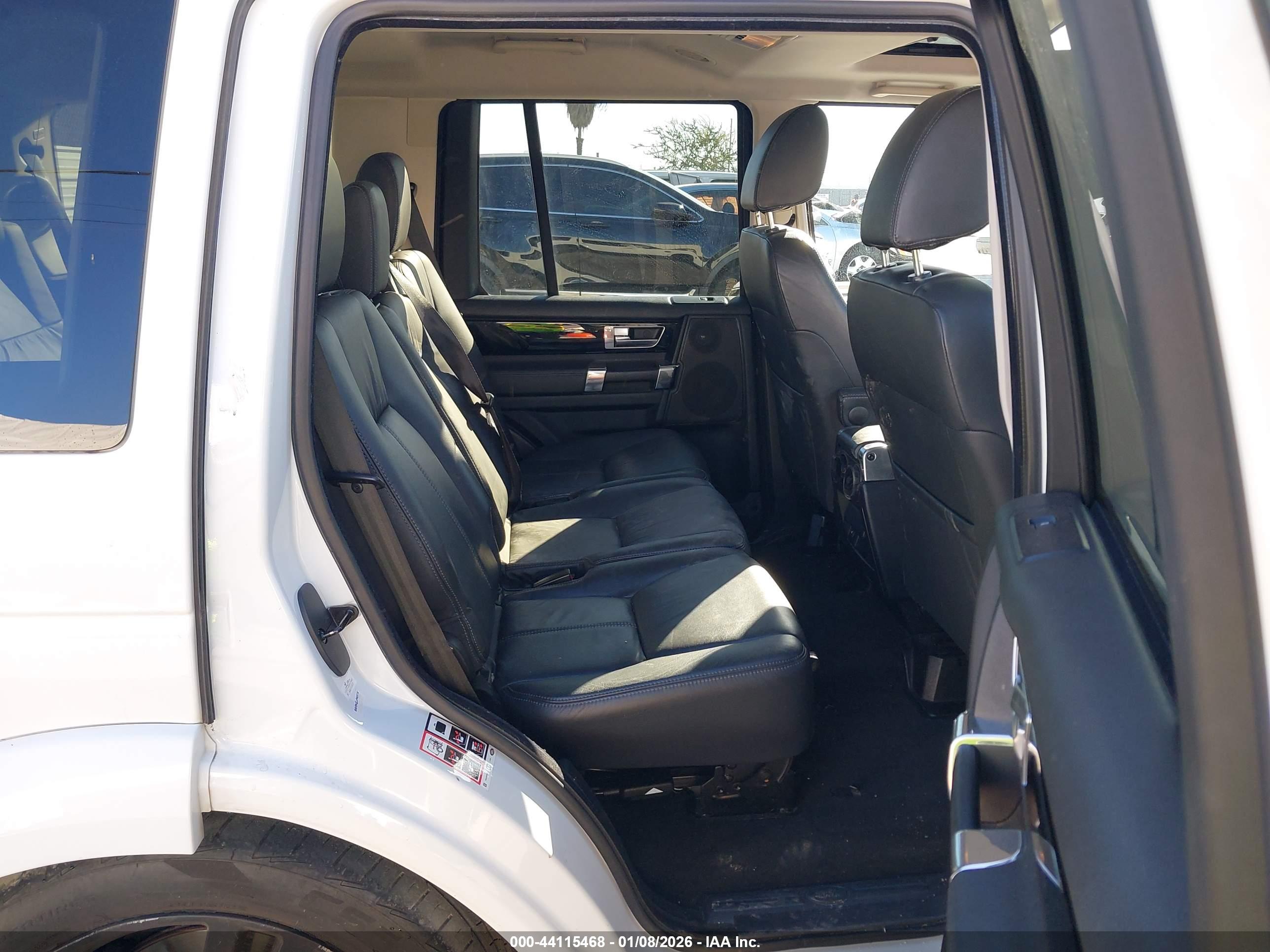 LAND ROVER image 8