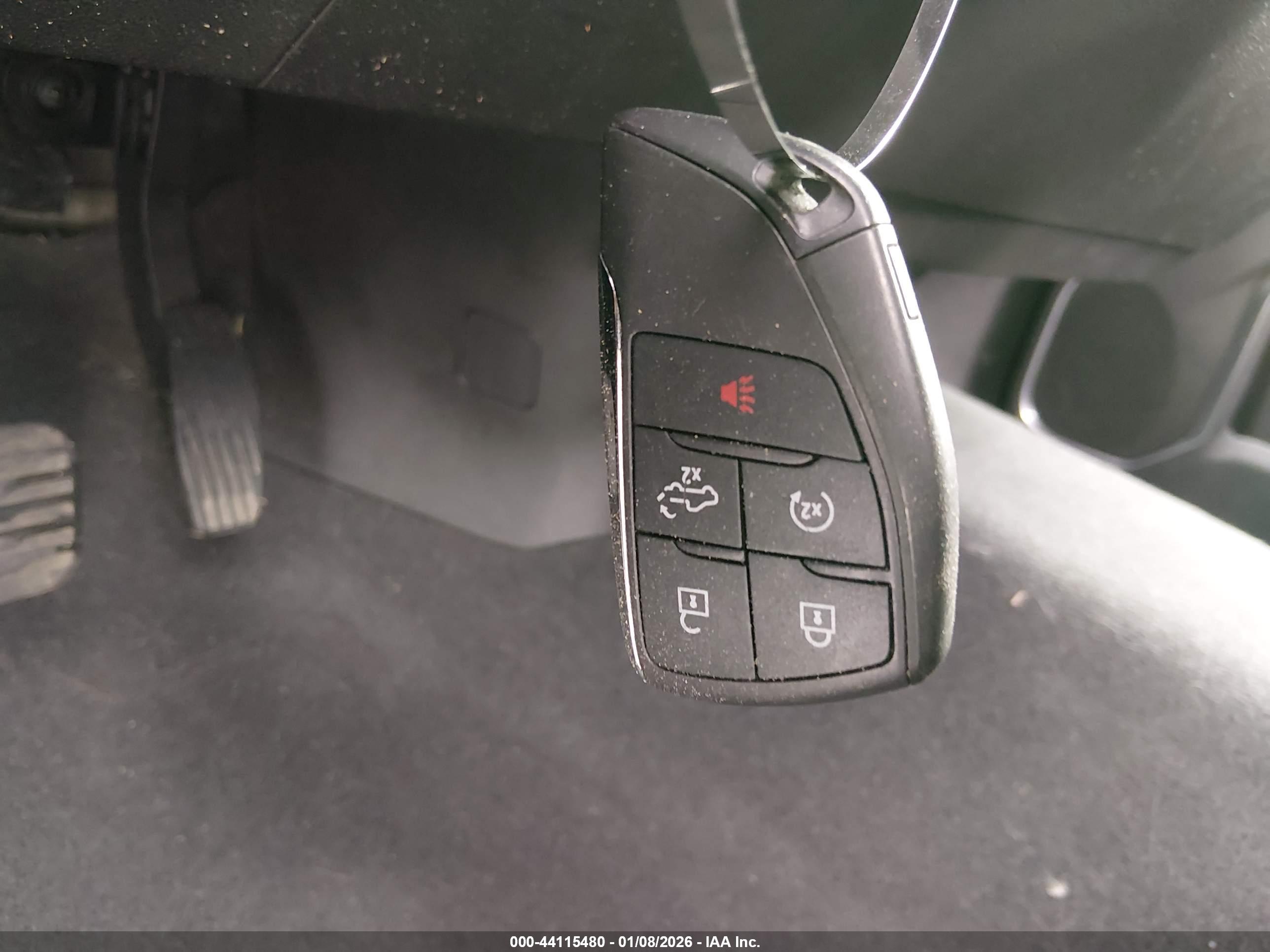 CHEVROLET SILVERADO image 11