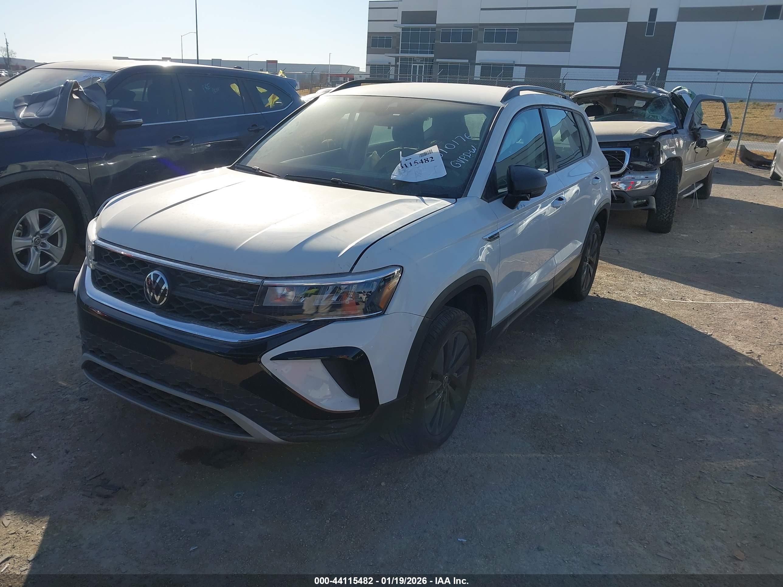 VOLKSWAGEN TAOS image 2