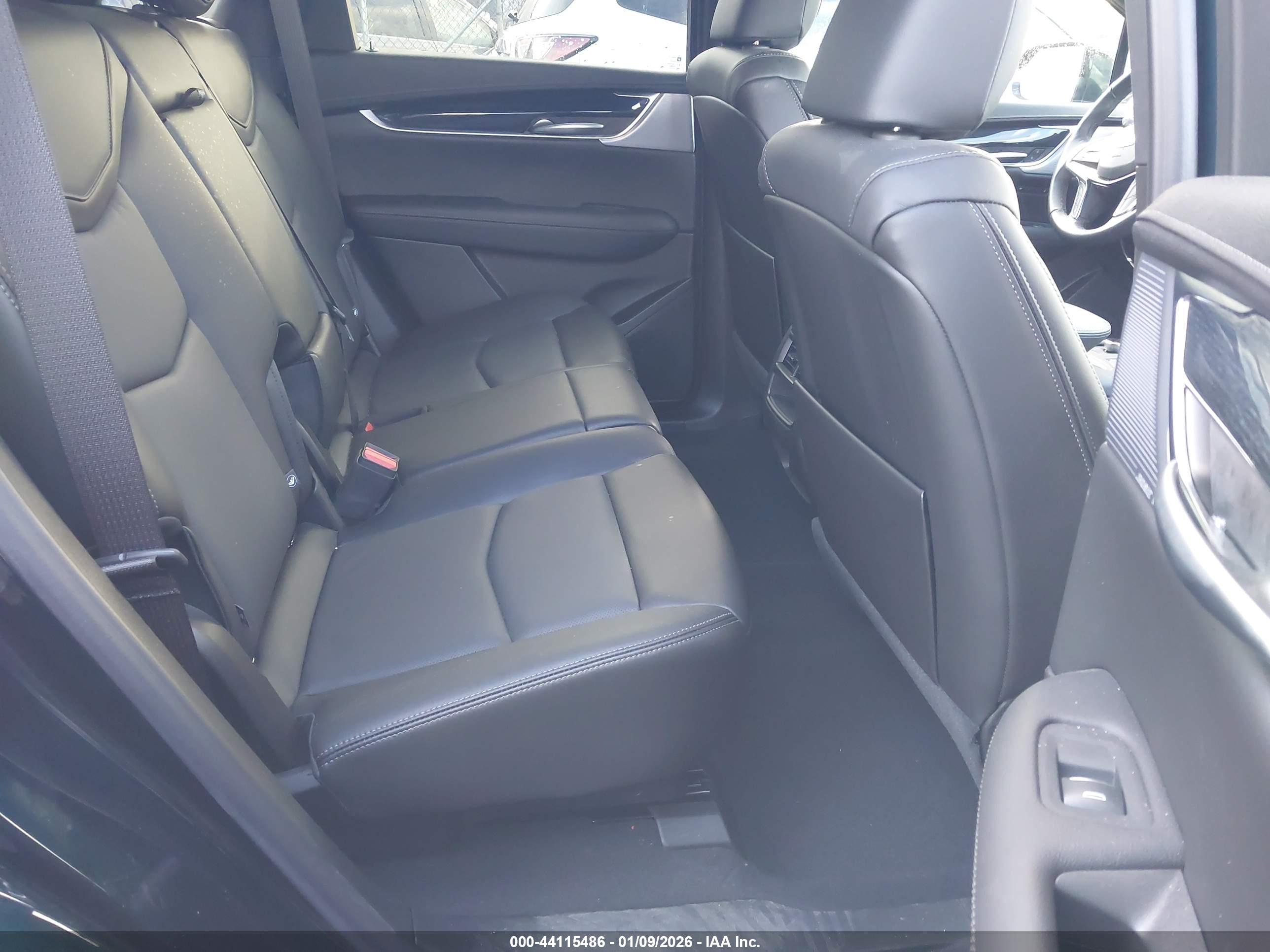 CADILLAC XT5 image 8