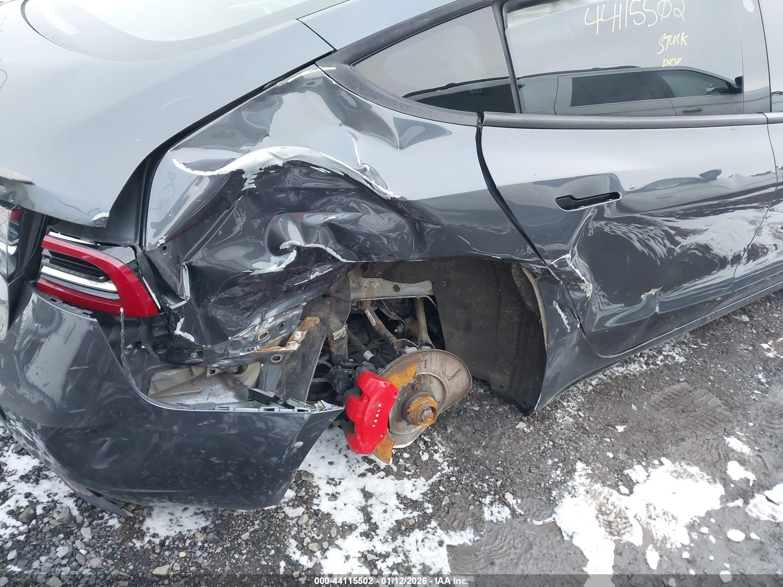 TESLA MODEL image 6